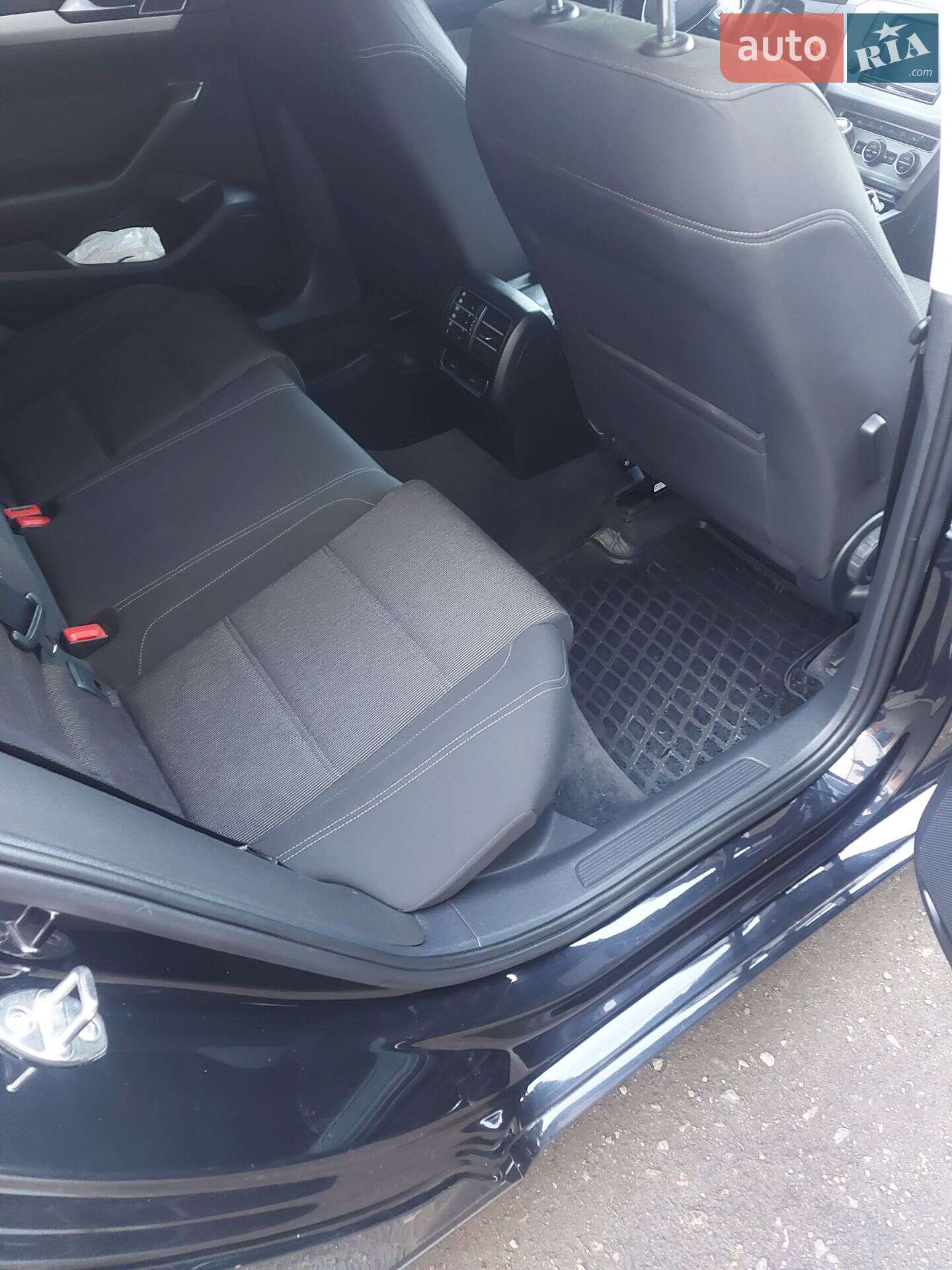 Volkswagen Passat 2016 VIN WVWZZZ3CZGE246466 фото оголошення 13 з 17