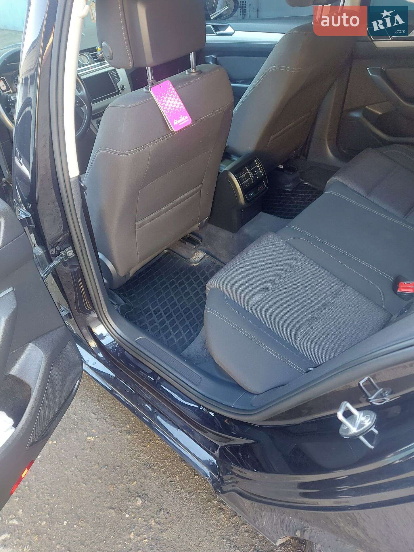 Volkswagen Passat 2016 VIN WVWZZZ3CZGE246466 фото оголошення 15 з 17