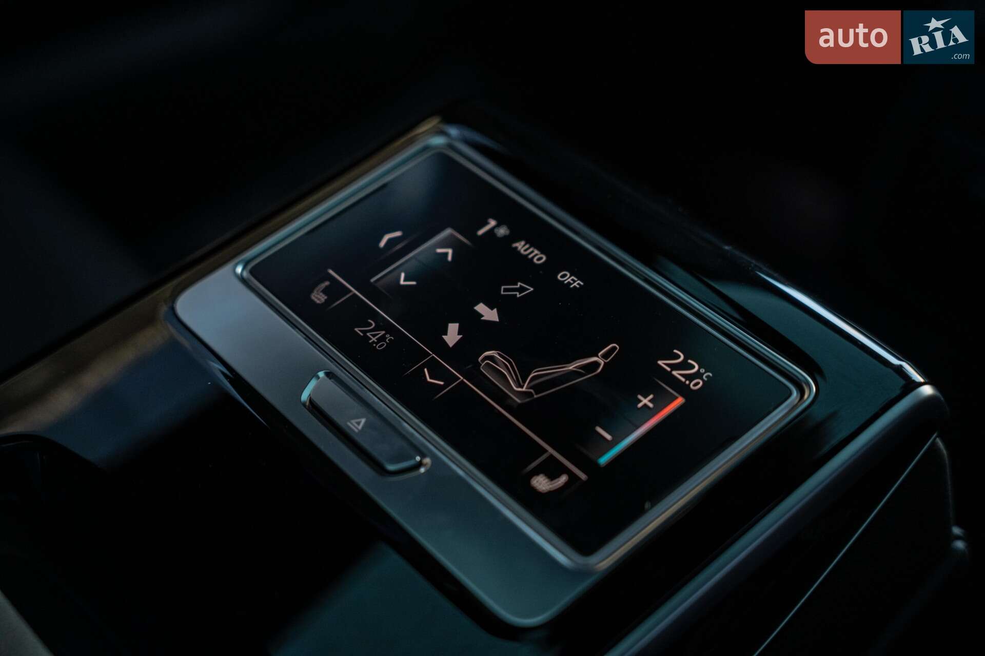 Audi A8 2021 VIN WAU8DAF81MN011833 фото оголошення 63 з 77