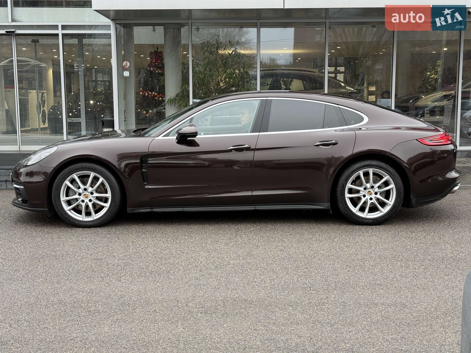 Porsche Panamera 2017 VIN WP0ZZZ97ZHL124073 фото оголошення 2 з 41