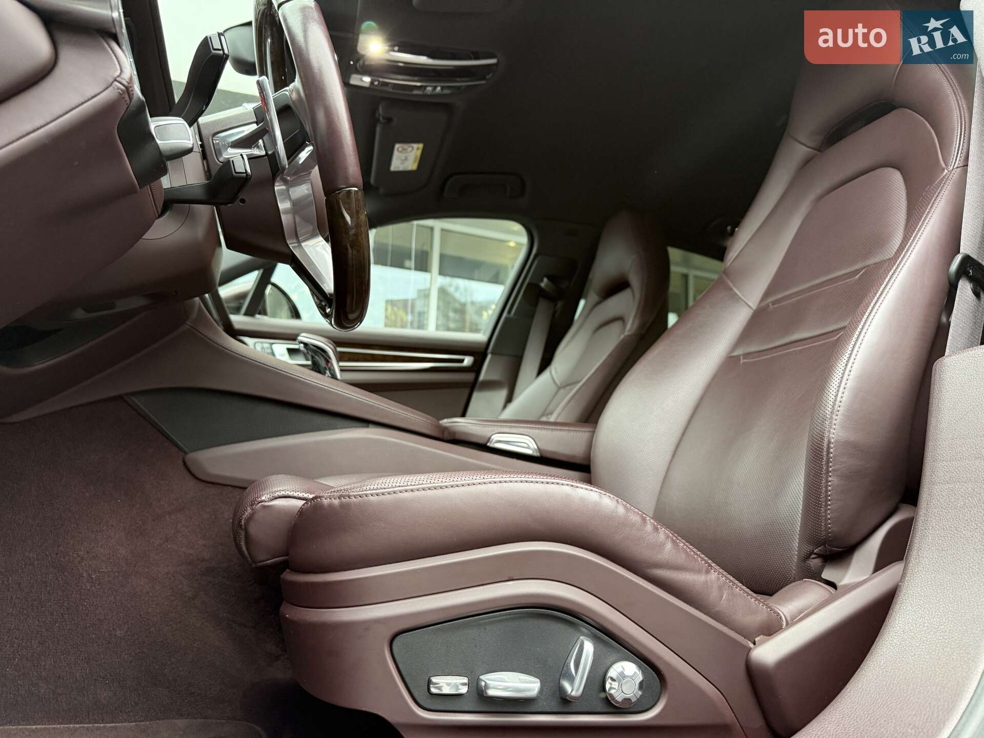 Porsche Panamera 2017 VIN WP0ZZZ97ZHL124073 фото оголошення 20 з 41