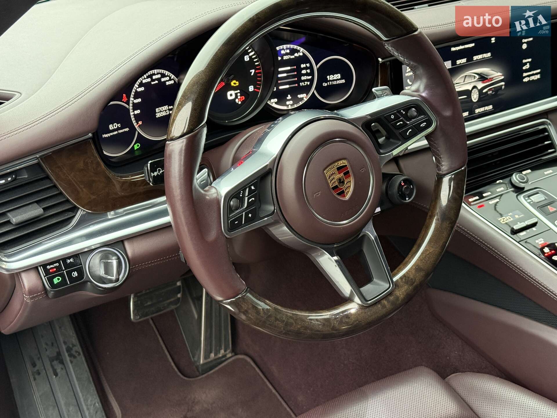 Porsche Panamera 2017 VIN WP0ZZZ97ZHL124073 фото оголошення 21 з 41