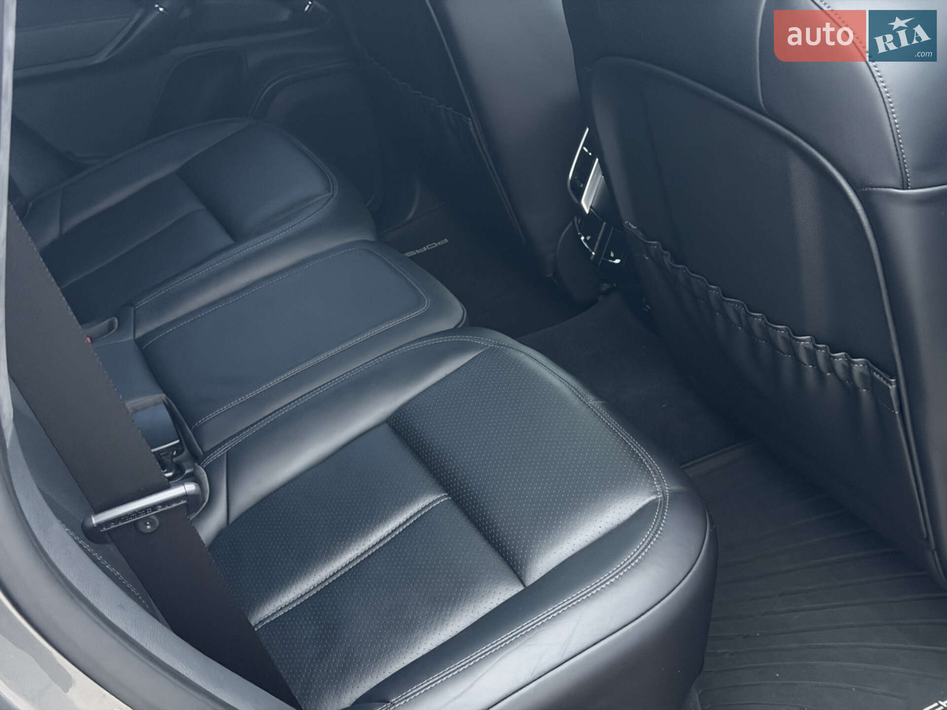 Porsche Cayenne 2013 VIN WP1ZZZ92ZELA71081 фото оголошення 8 з 21