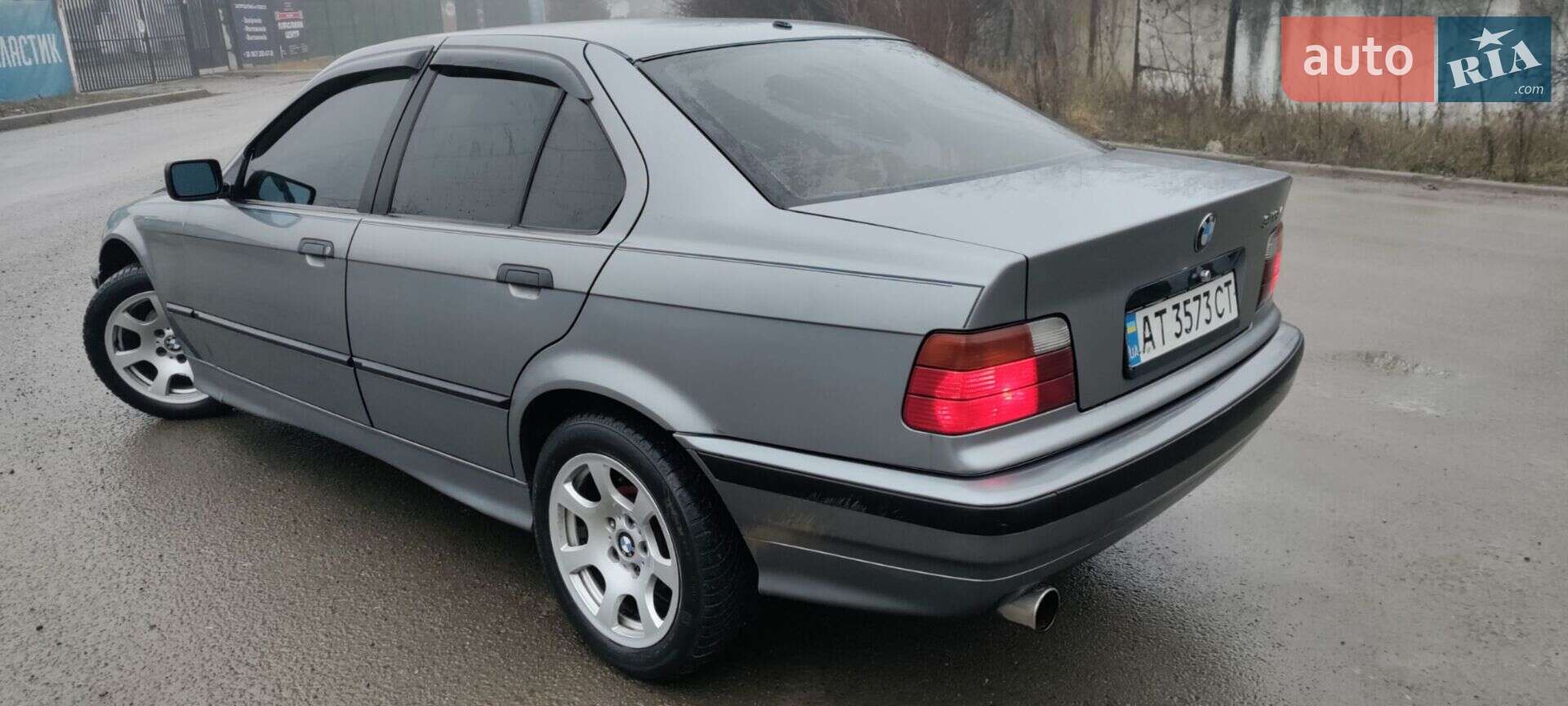 BMW 3 Series 1993 VIN WBACA31070JD14278 фото оголошення 10 з 26