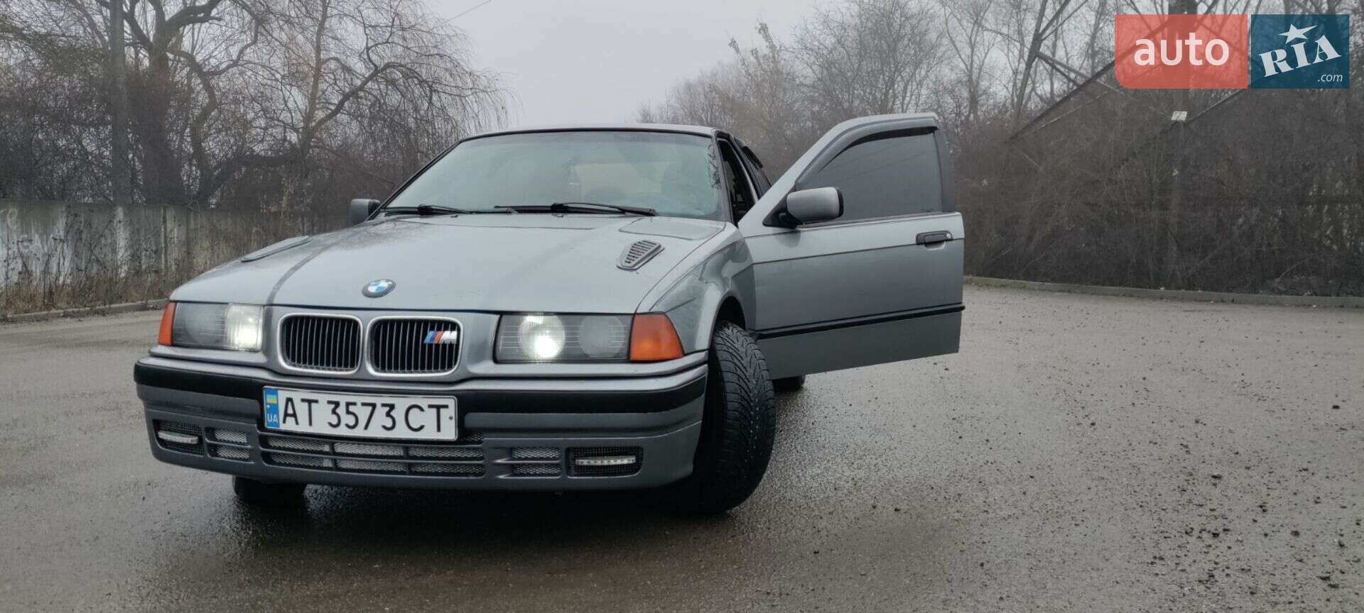 BMW 3 Series 1993 VIN WBACA31070JD14278 фото оголошення 2 з 26