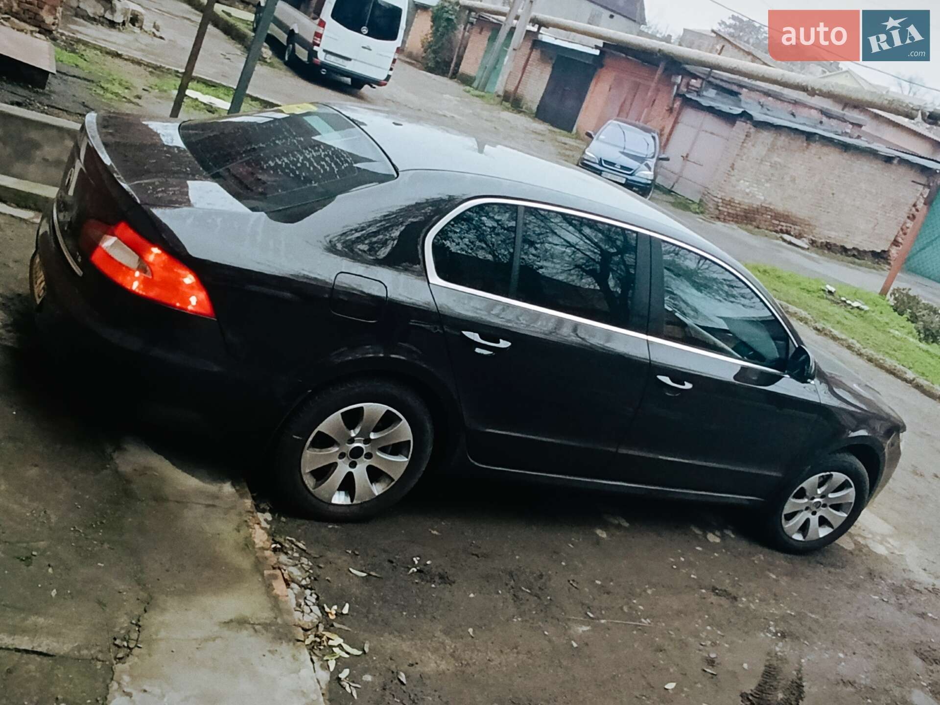 Skoda Superb 2012 VIN TMBAB43T4CB300967 фото оголошення 2 з 9
