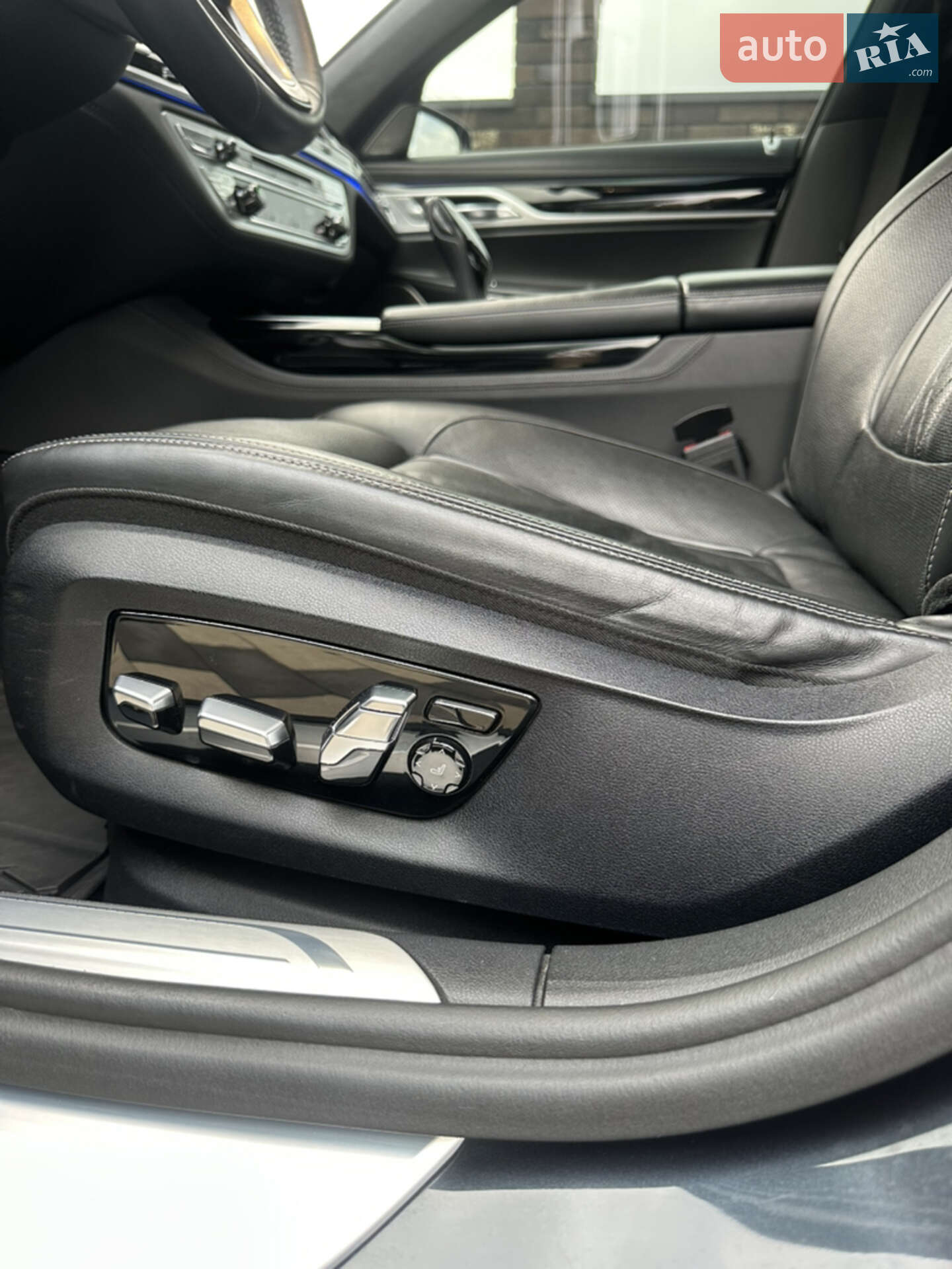 BMW 7 Series 2017 VIN WBA7C81080G806871 фото оголошення 17 з 50