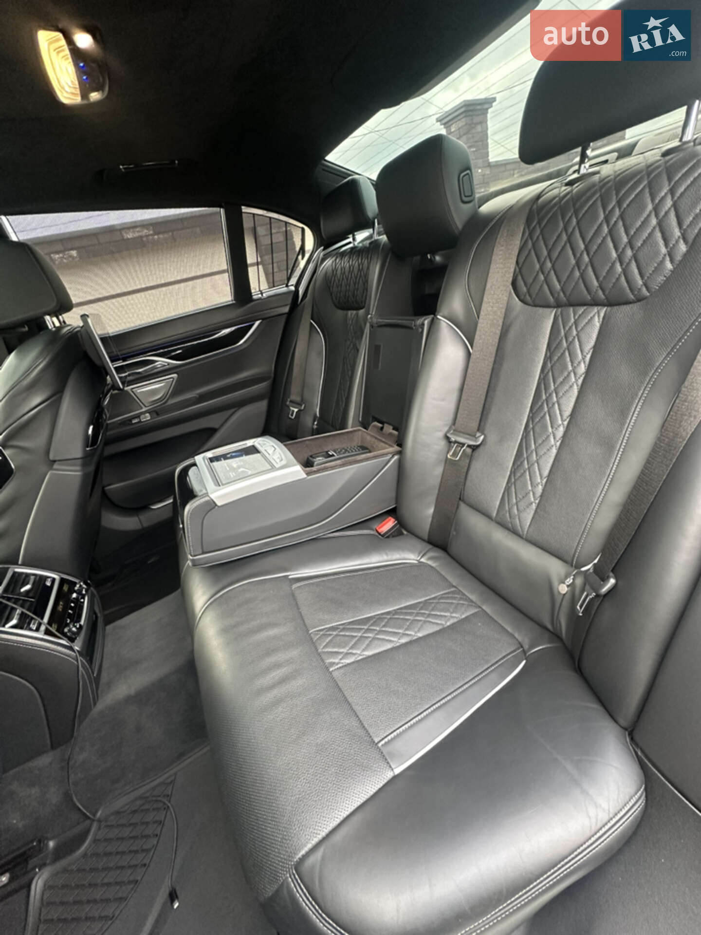 BMW 7 Series 2017 VIN WBA7C81080G806871 фото оголошення 34 з 50