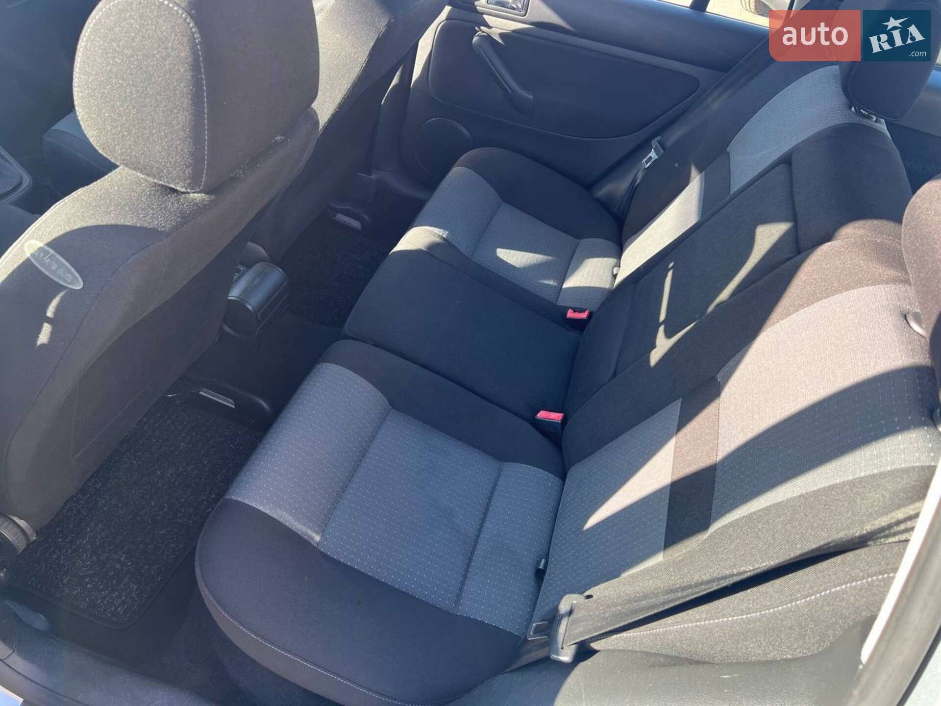 Volkswagen Golf 2003 VIN WVWZZZ1JZ4W109230 фото оголошення 14 з 33
