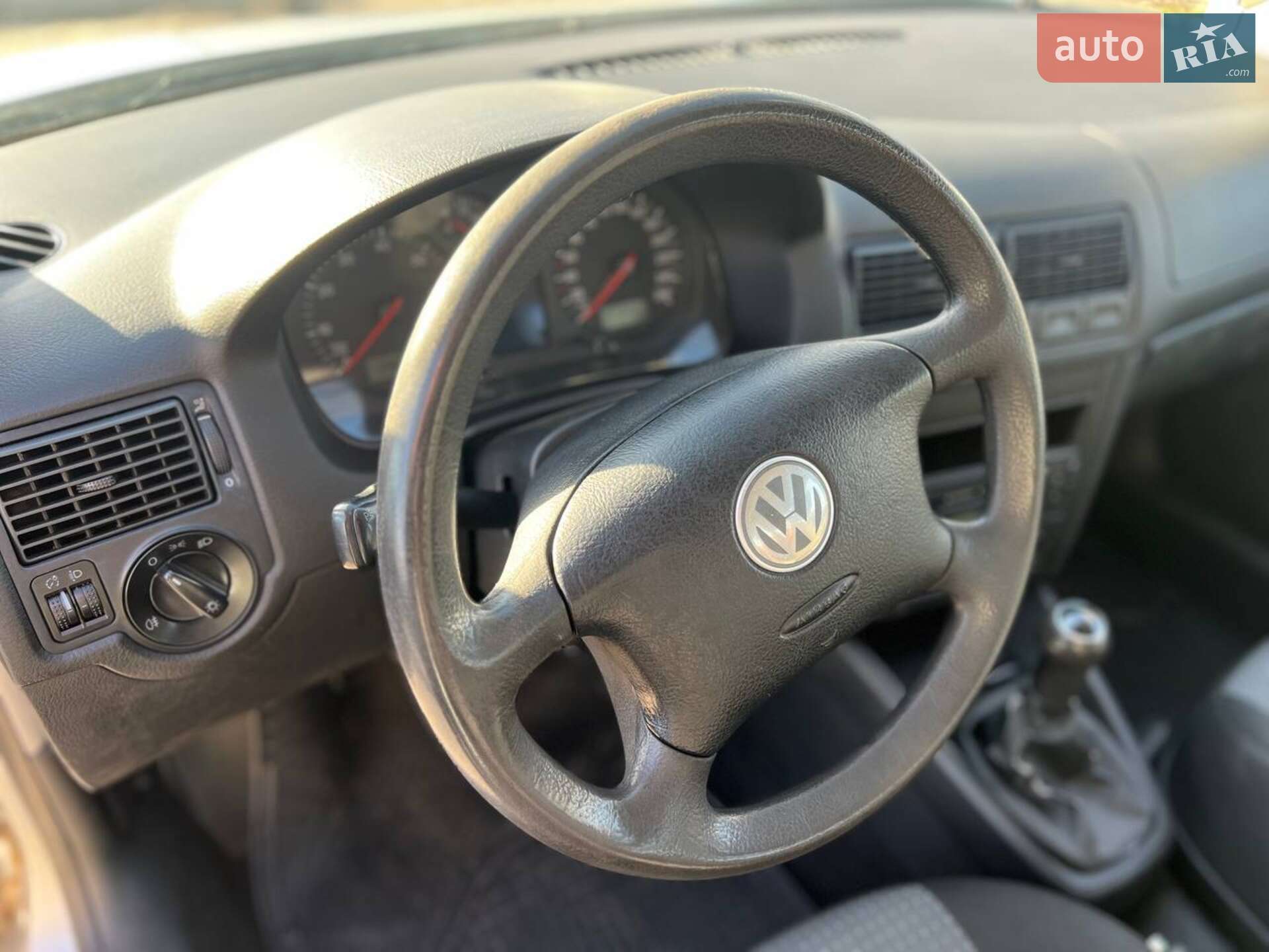 Volkswagen Golf 2003 VIN WVWZZZ1JZ4W109230 фото оголошення 21 з 33