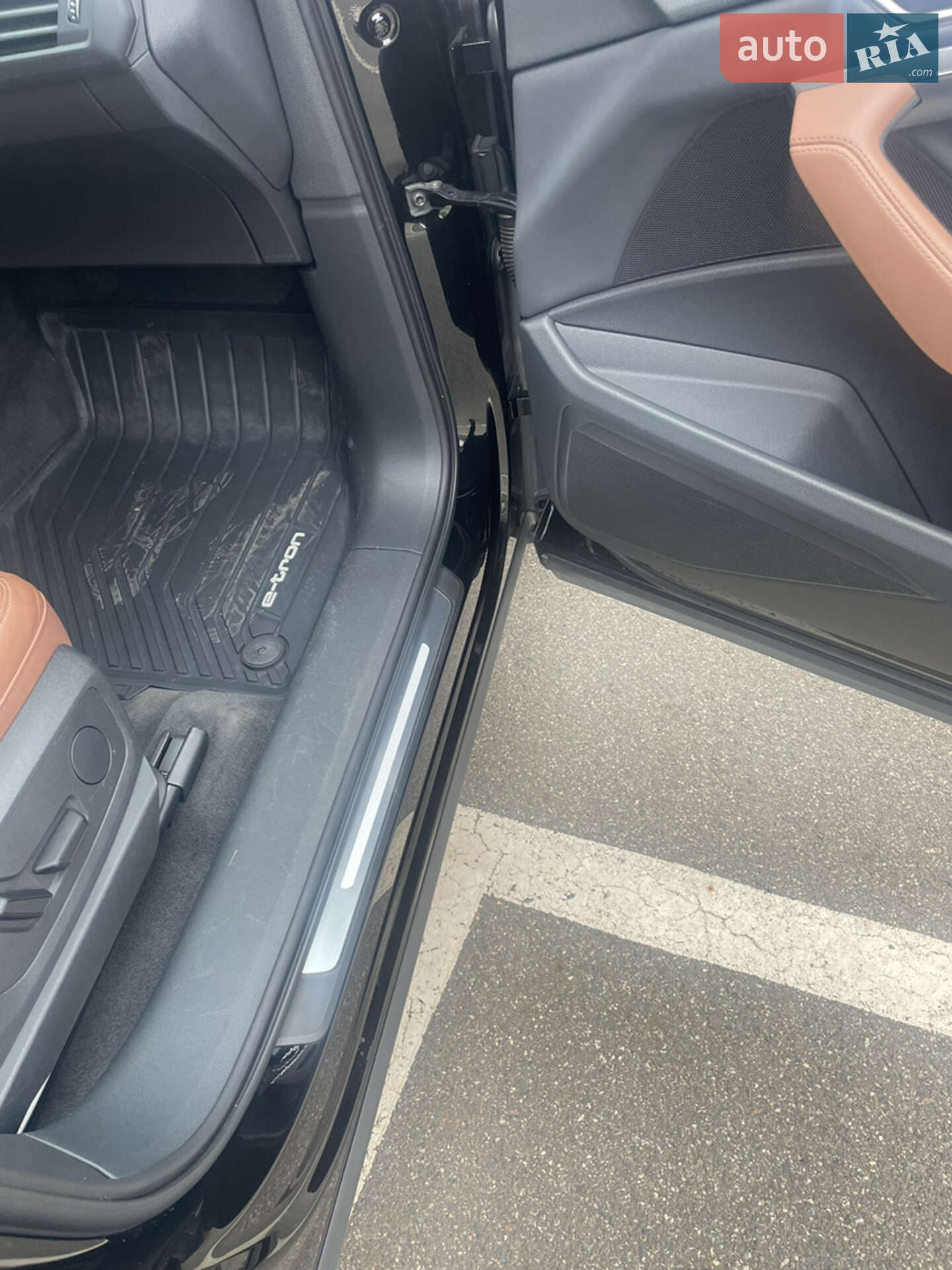 Audi e-tron 2021 VIN WA1AAAGE7NB007431 фото оголошення 9 з 25