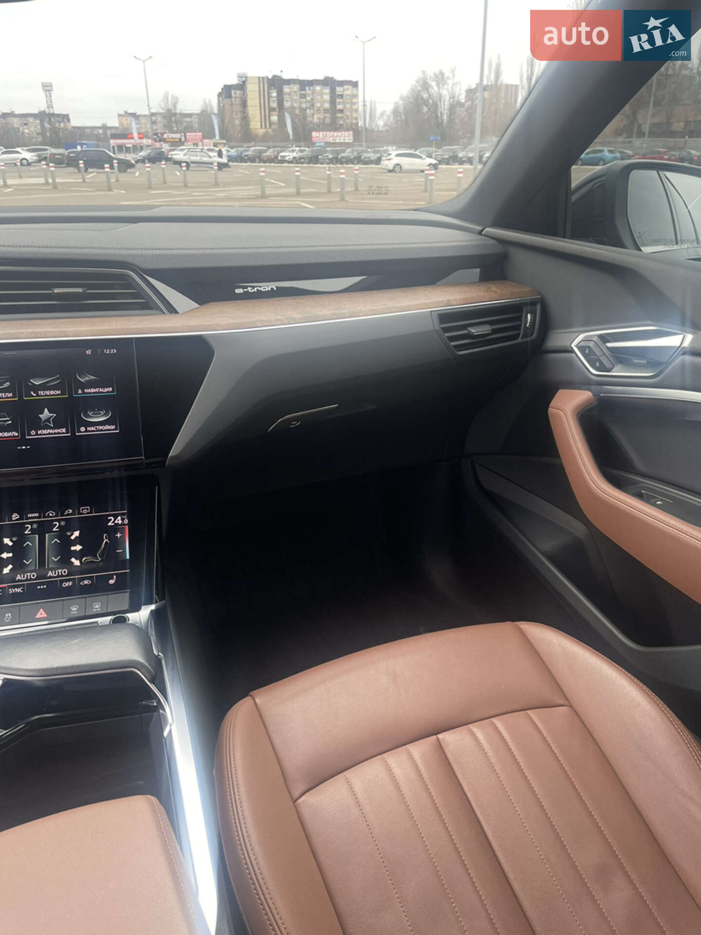 Audi e-tron 2021 VIN WA1AAAGE7NB007431 фото оголошення 12 з 25