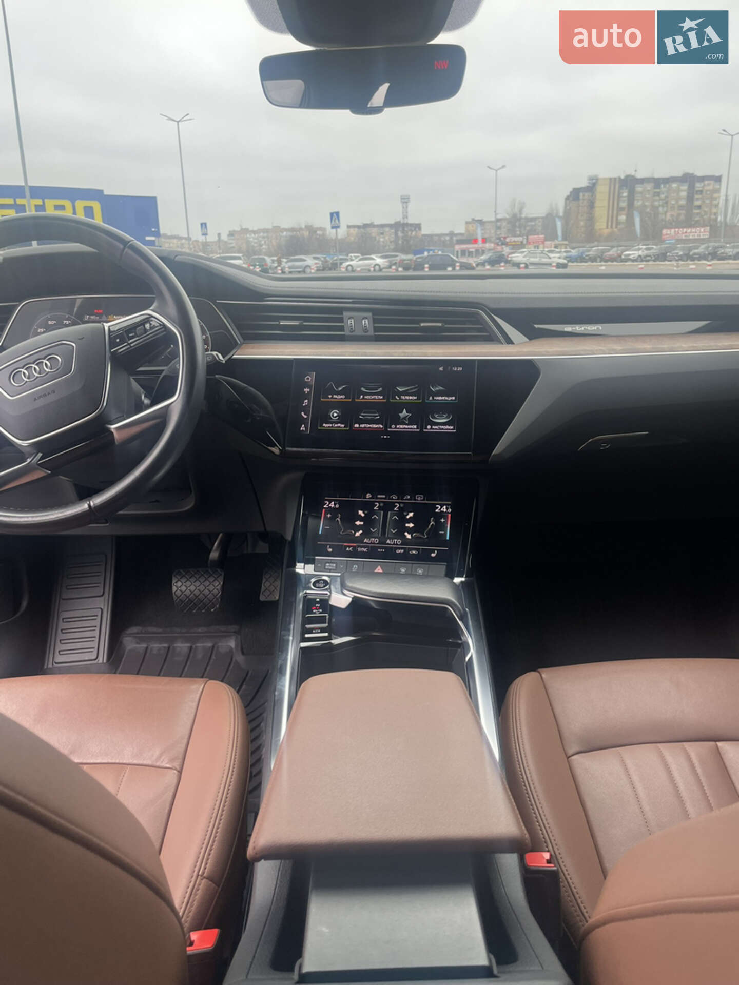 Audi e-tron 2021 VIN WA1AAAGE7NB007431 фото оголошення 14 з 25