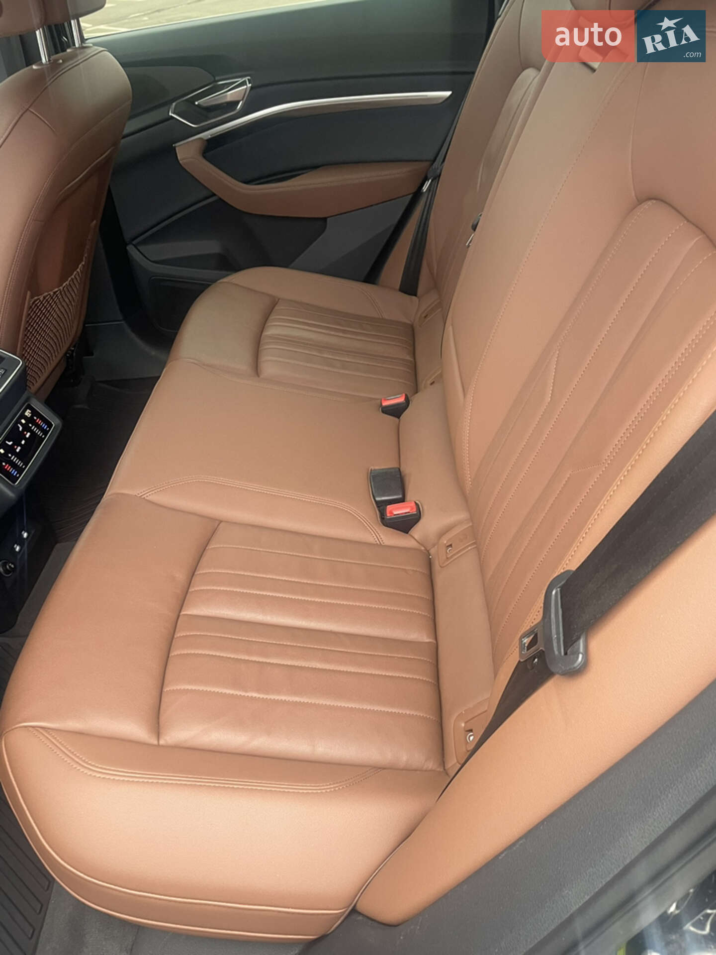 Audi e-tron 2021 VIN WA1AAAGE7NB007431 фото оголошення 15 з 25