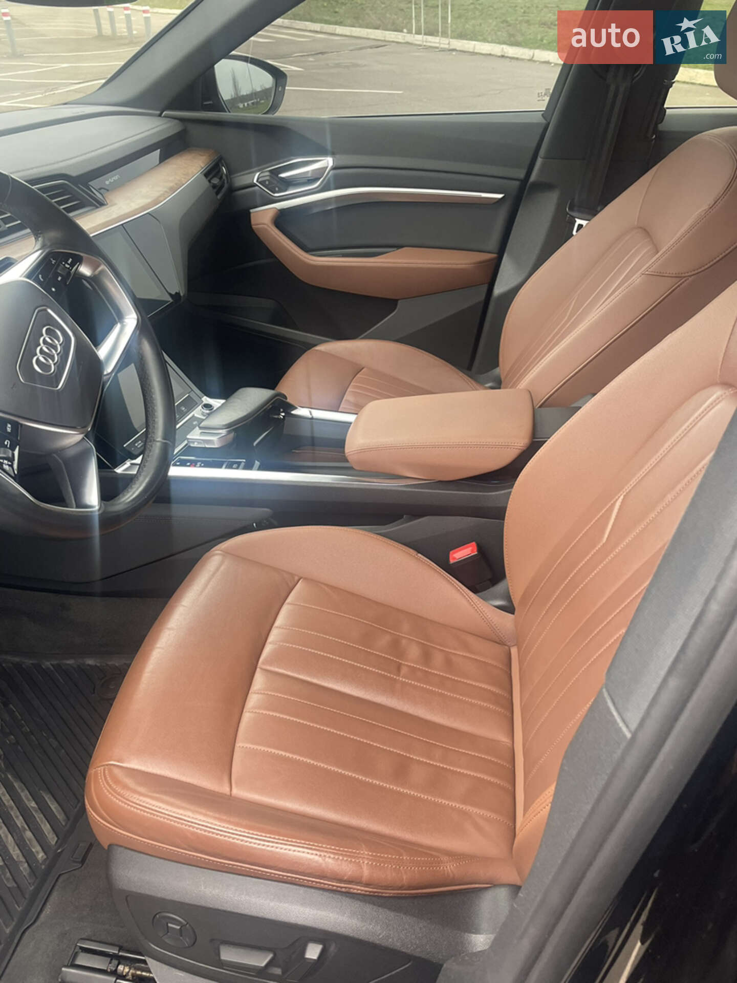 Audi e-tron 2021 VIN WA1AAAGE7NB007431 фото оголошення 17 з 25