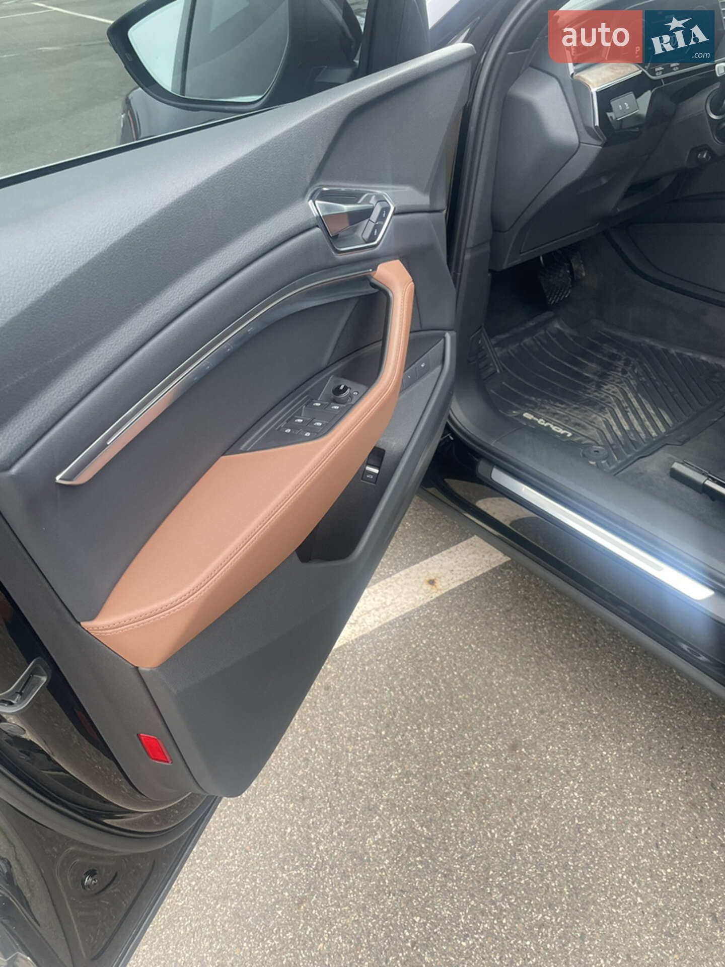 Audi e-tron 2021 VIN WA1AAAGE7NB007431 фото оголошення 23 з 25