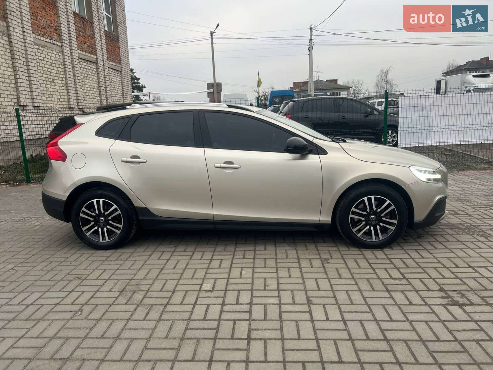 Volvo V40 2018 VIN YV1MZ32V0K2178716 фото оголошення 7 з 48