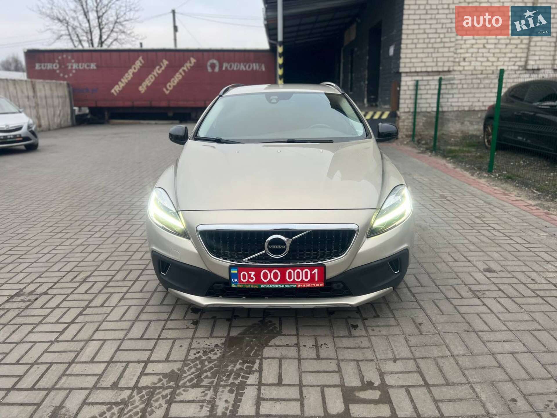 Volvo V40 2018 VIN YV1MZ32V0K2178716 фото оголошення 5 з 48