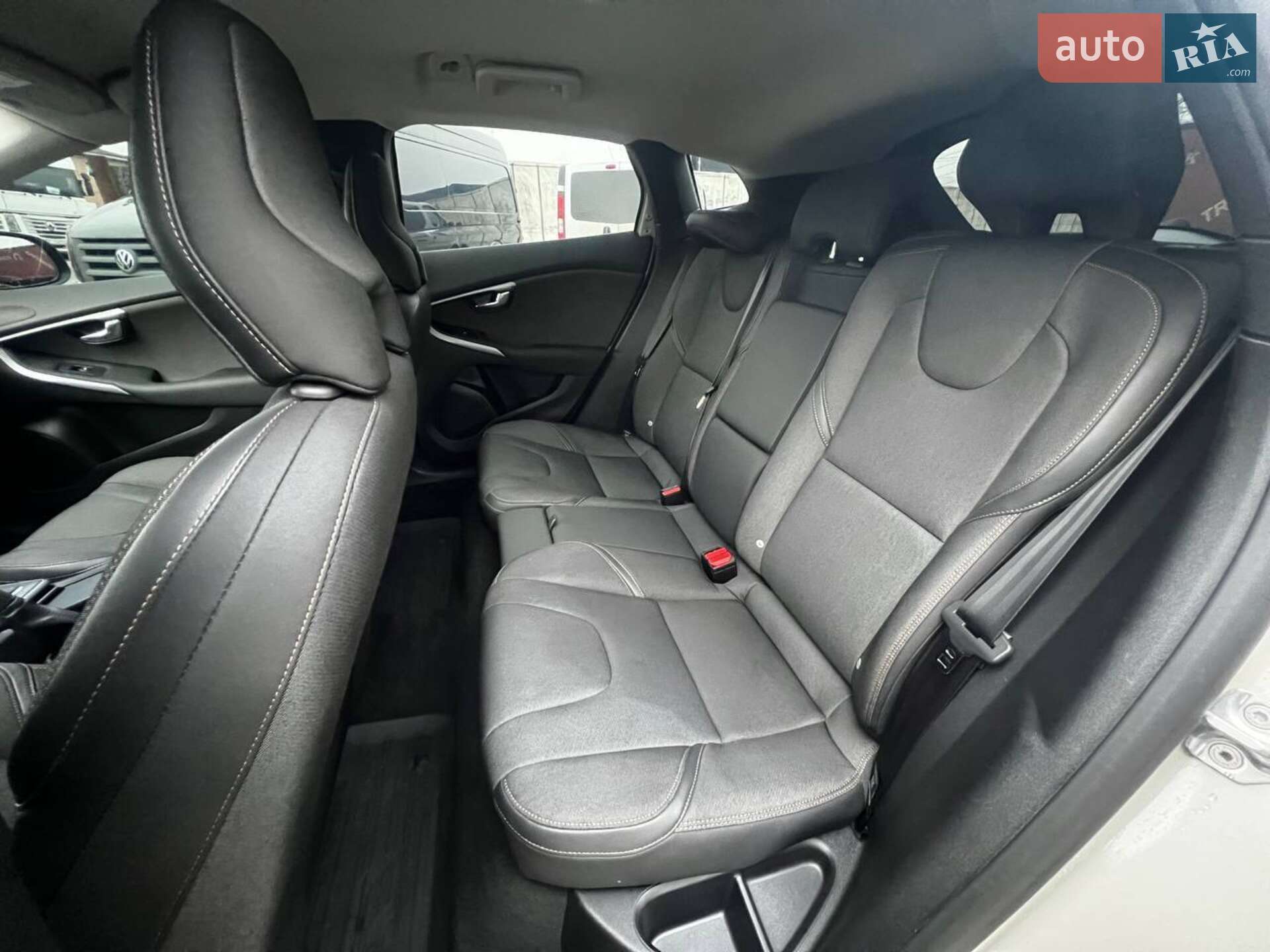 Volvo V40 2018 VIN YV1MZ32V0K2178716 фото оголошення 17 з 48