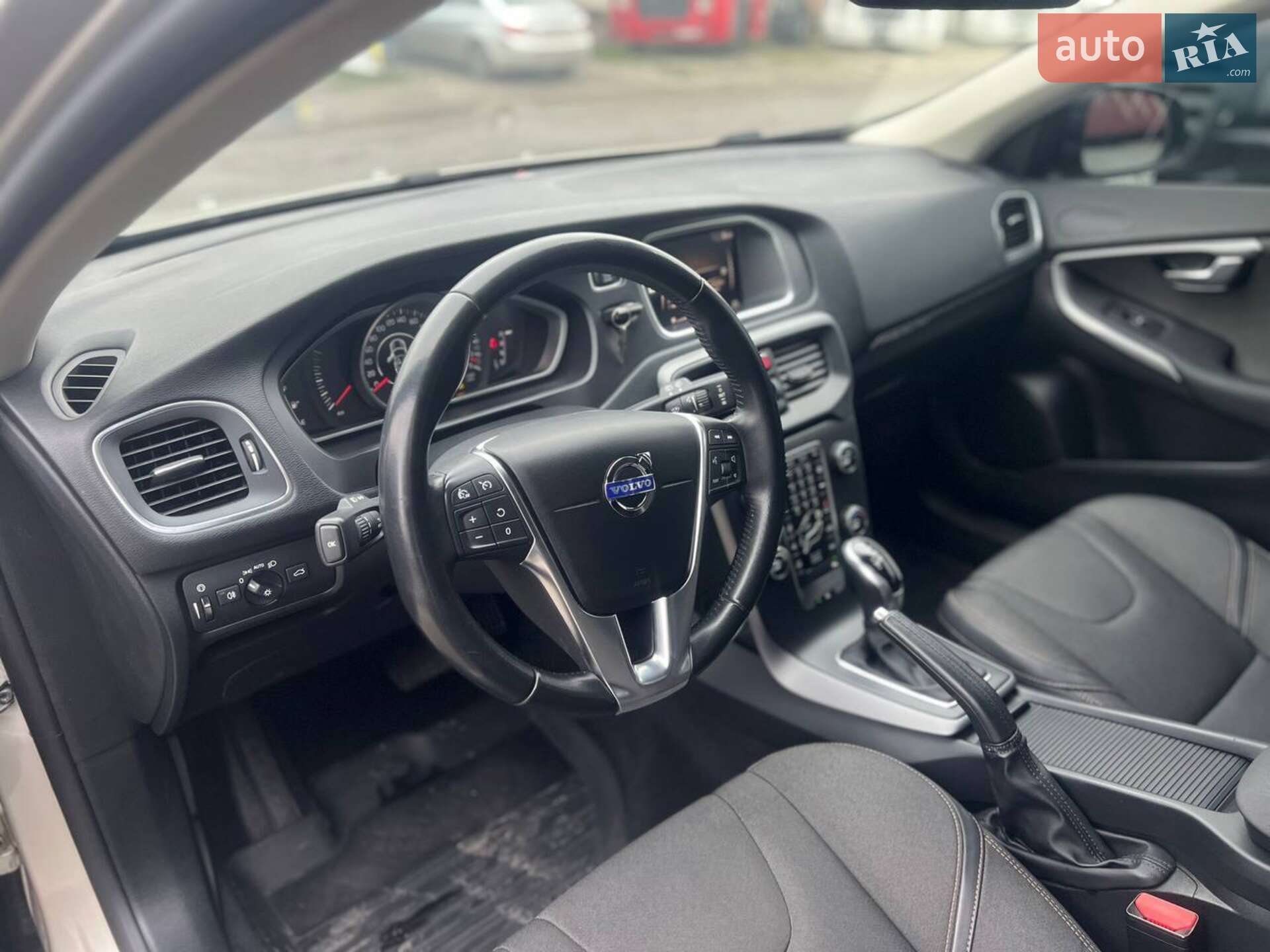Volvo V40 2018 VIN YV1MZ32V0K2178716 фото оголошення 24 з 48