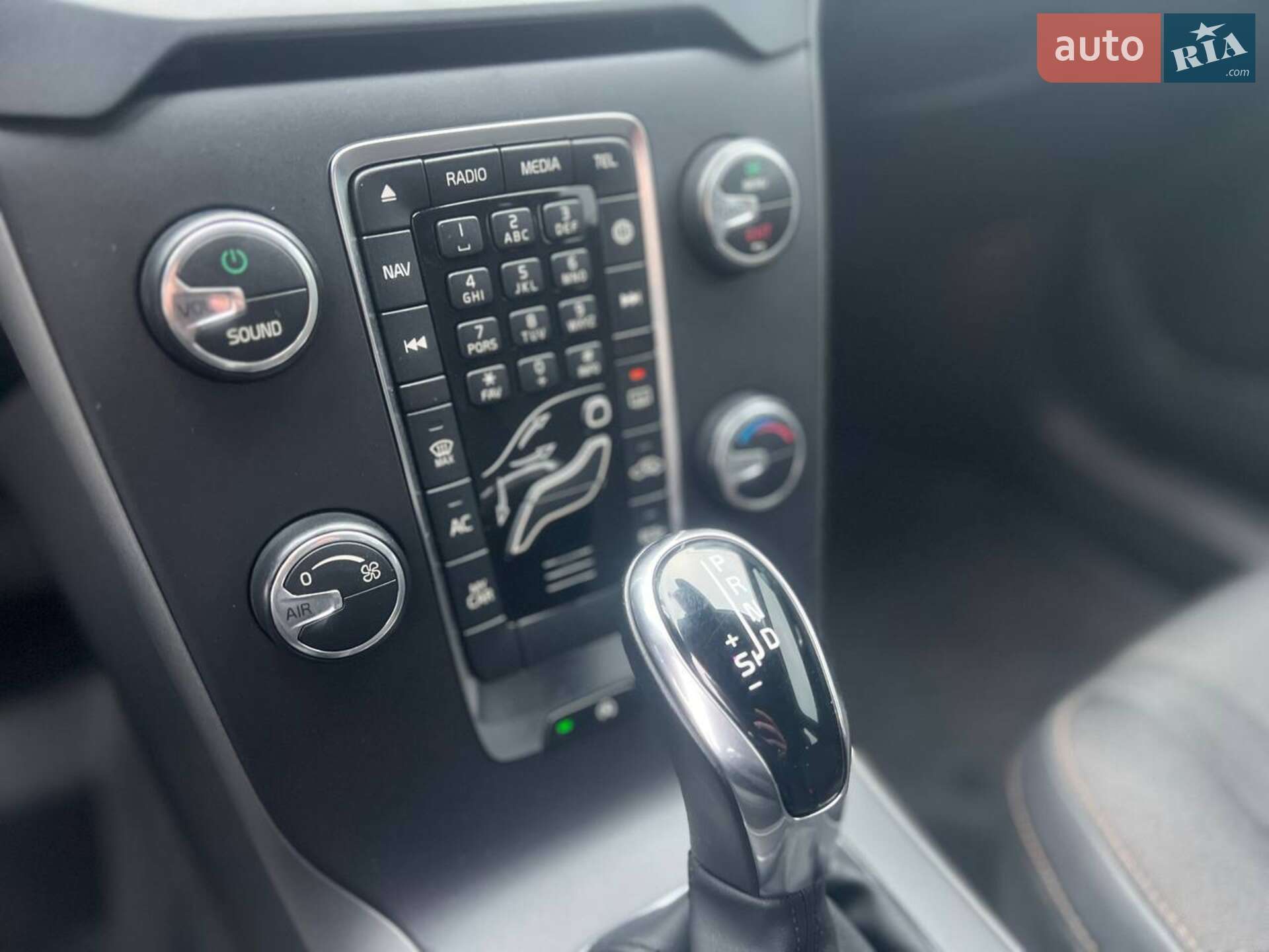 Volvo V40 2018 VIN YV1MZ32V0K2178716 фото оголошення 30 з 48
