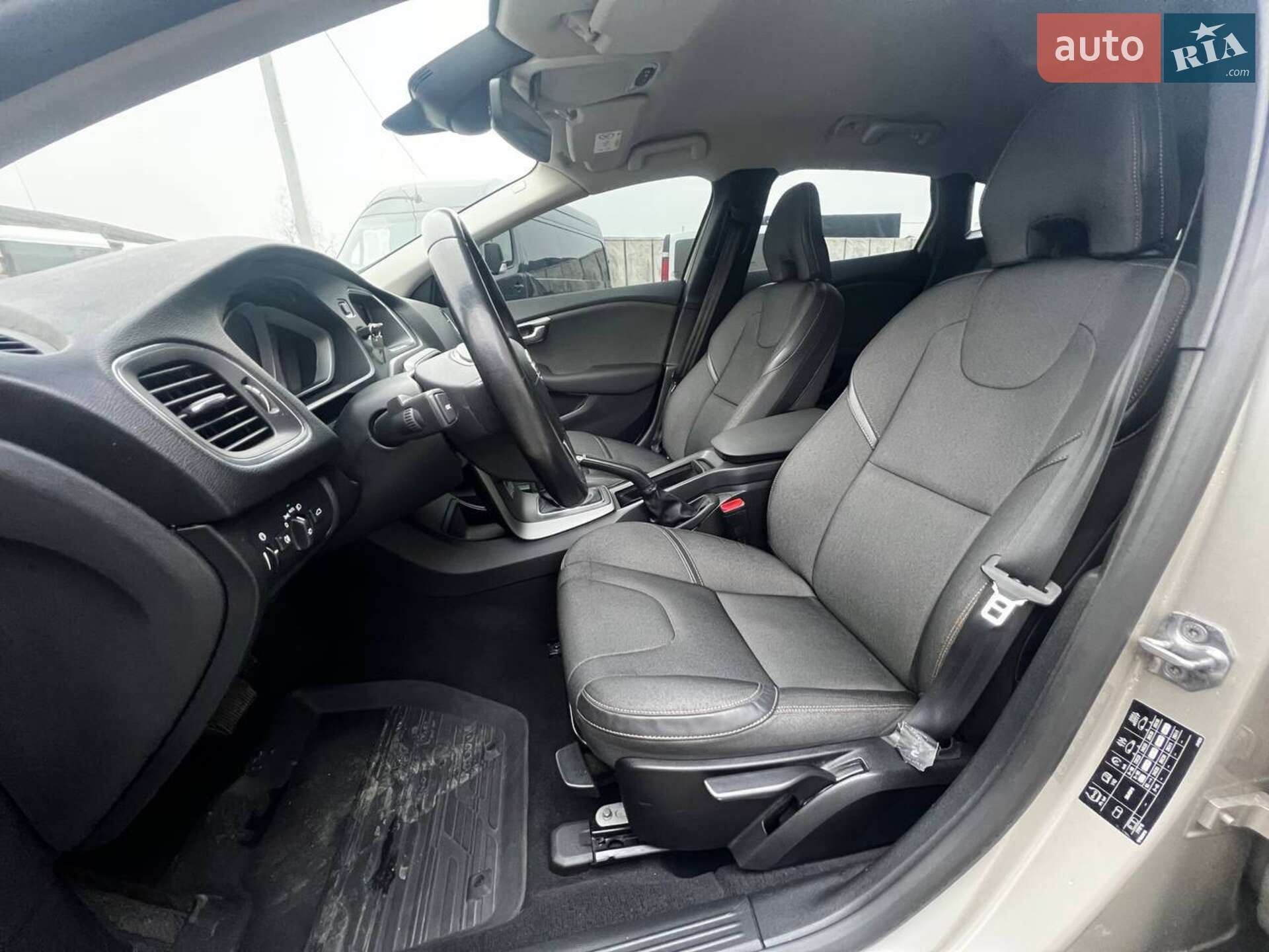 Volvo V40 2018 VIN YV1MZ32V0K2178716 фото оголошення 35 з 48