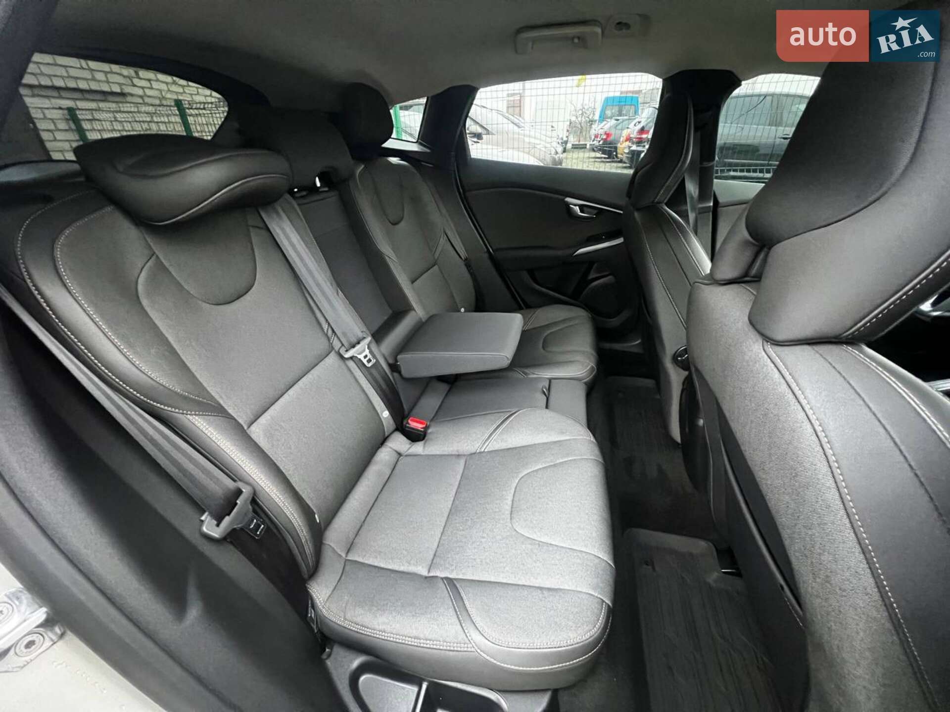 Volvo V40 2018 VIN YV1MZ32V0K2178716 фото оголошення 44 з 48
