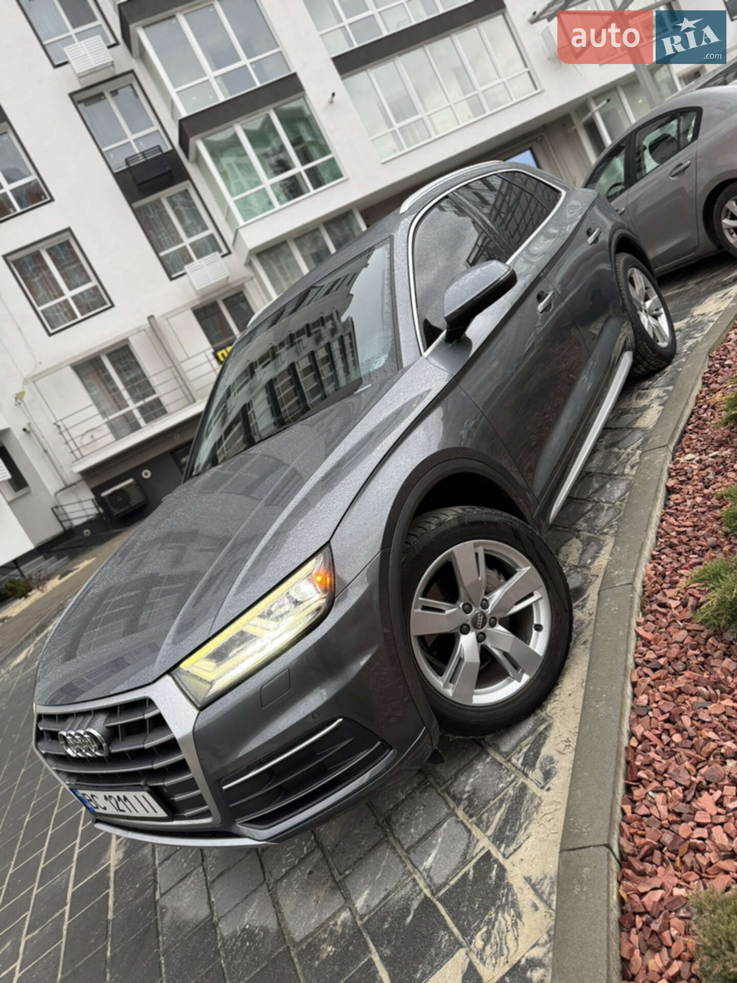 Audi Q5 2018 VIN WA1BNAFY5J2149663 фото оголошення 6 з 11