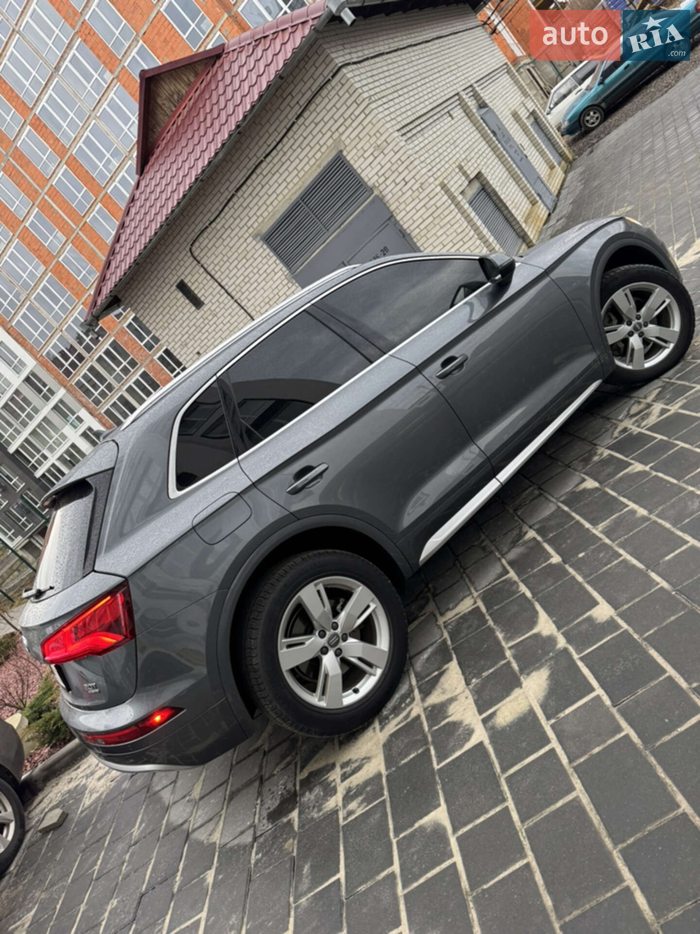 Audi Q5 2018 VIN WA1BNAFY5J2149663 фото оголошення 8 з 11