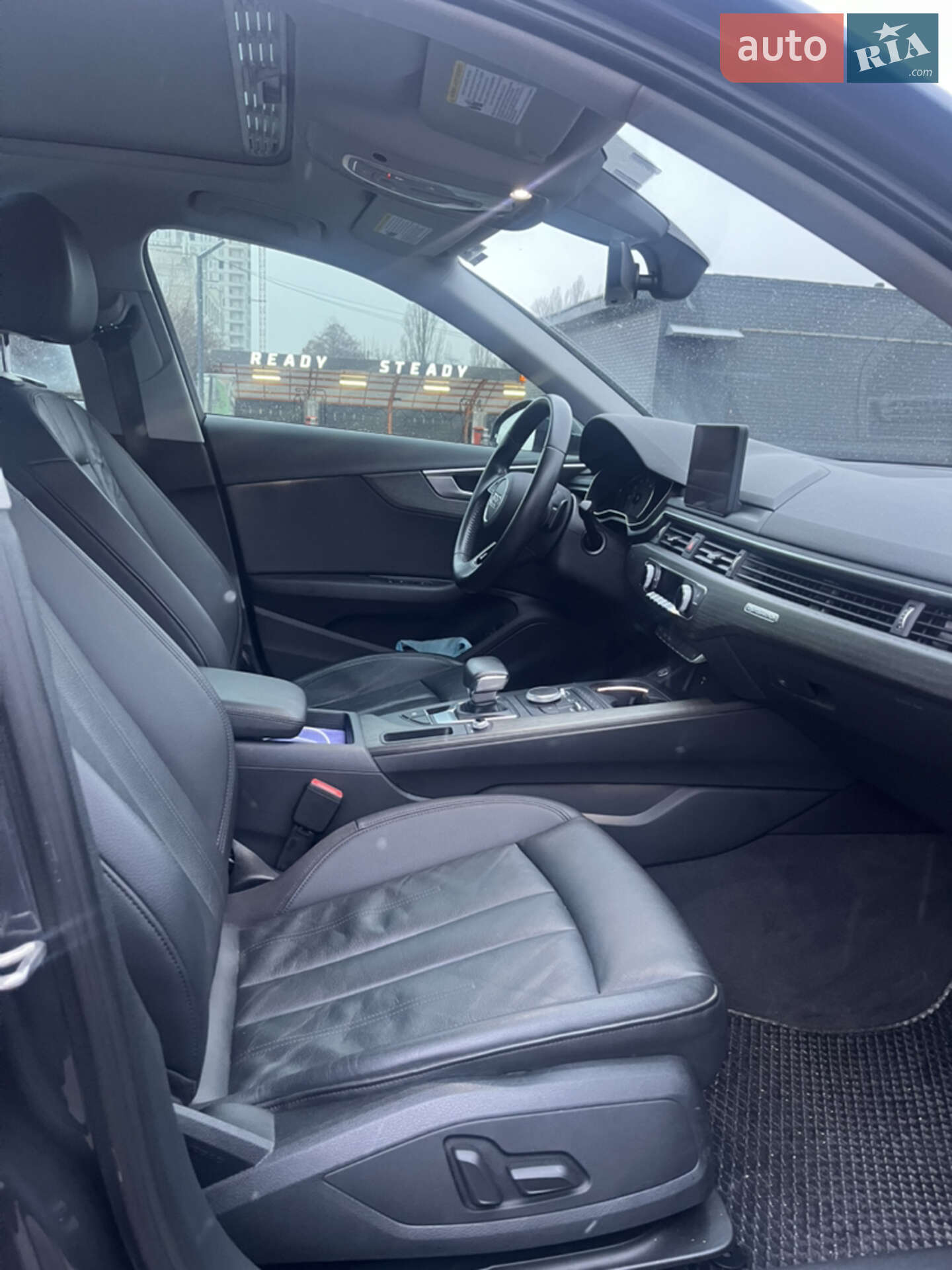Audi A4 2018 VIN WAUDNAF48KA030893 фото оголошення 9 з 17