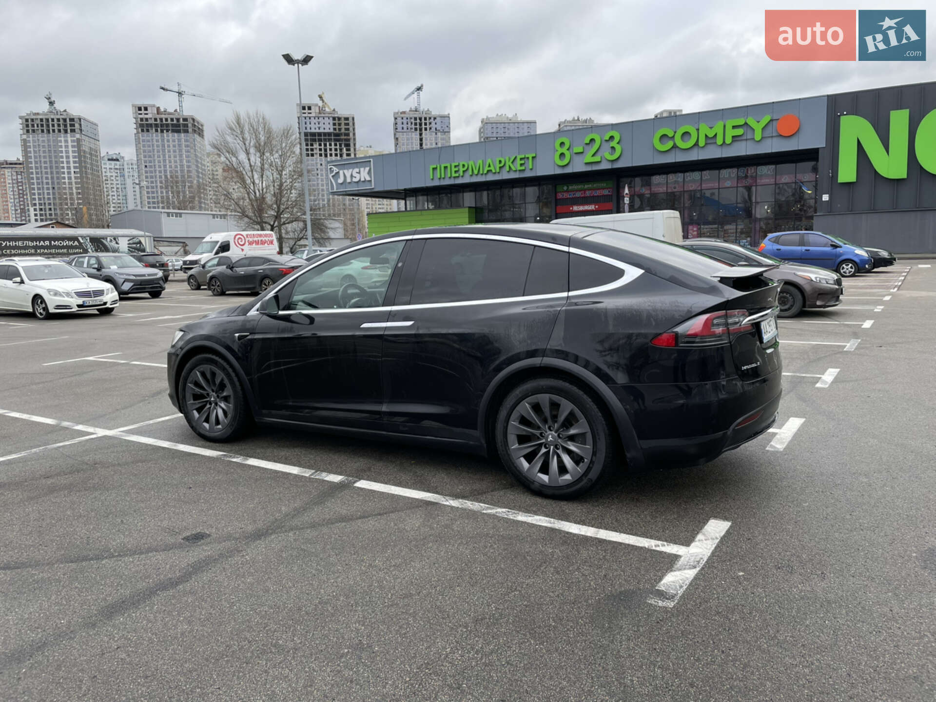 Tesla Model X 2017 VIN 5YJXCBE21HF054898 фото оголошення 6 з 28