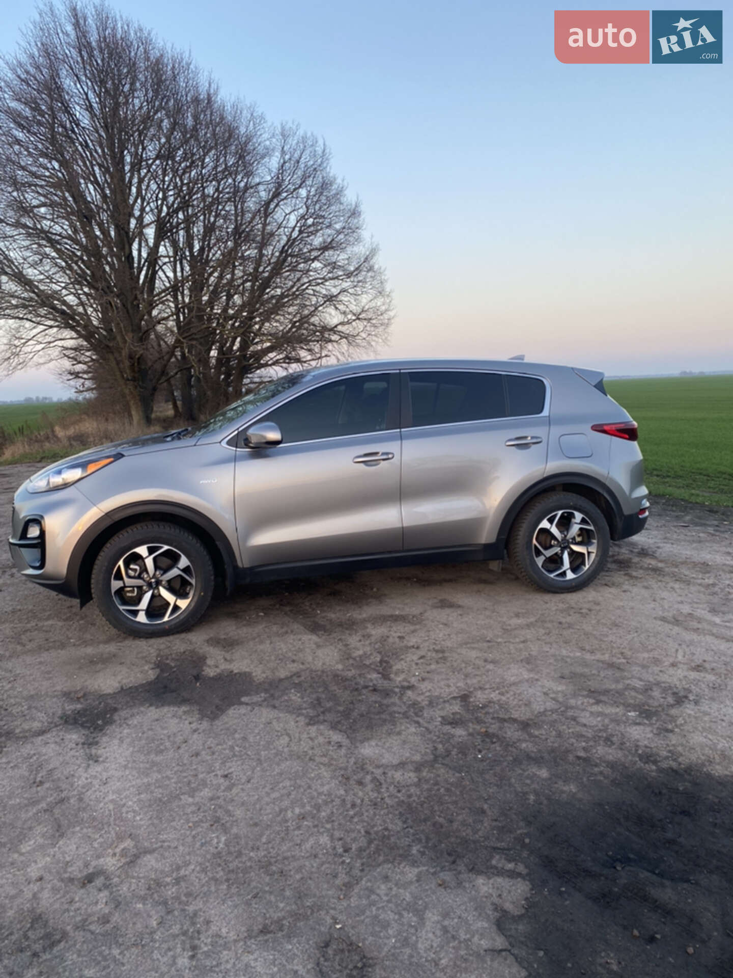 Kia Sportage 2021 VIN KNDPMCACXN7000650 фото оголошення 2 з 16