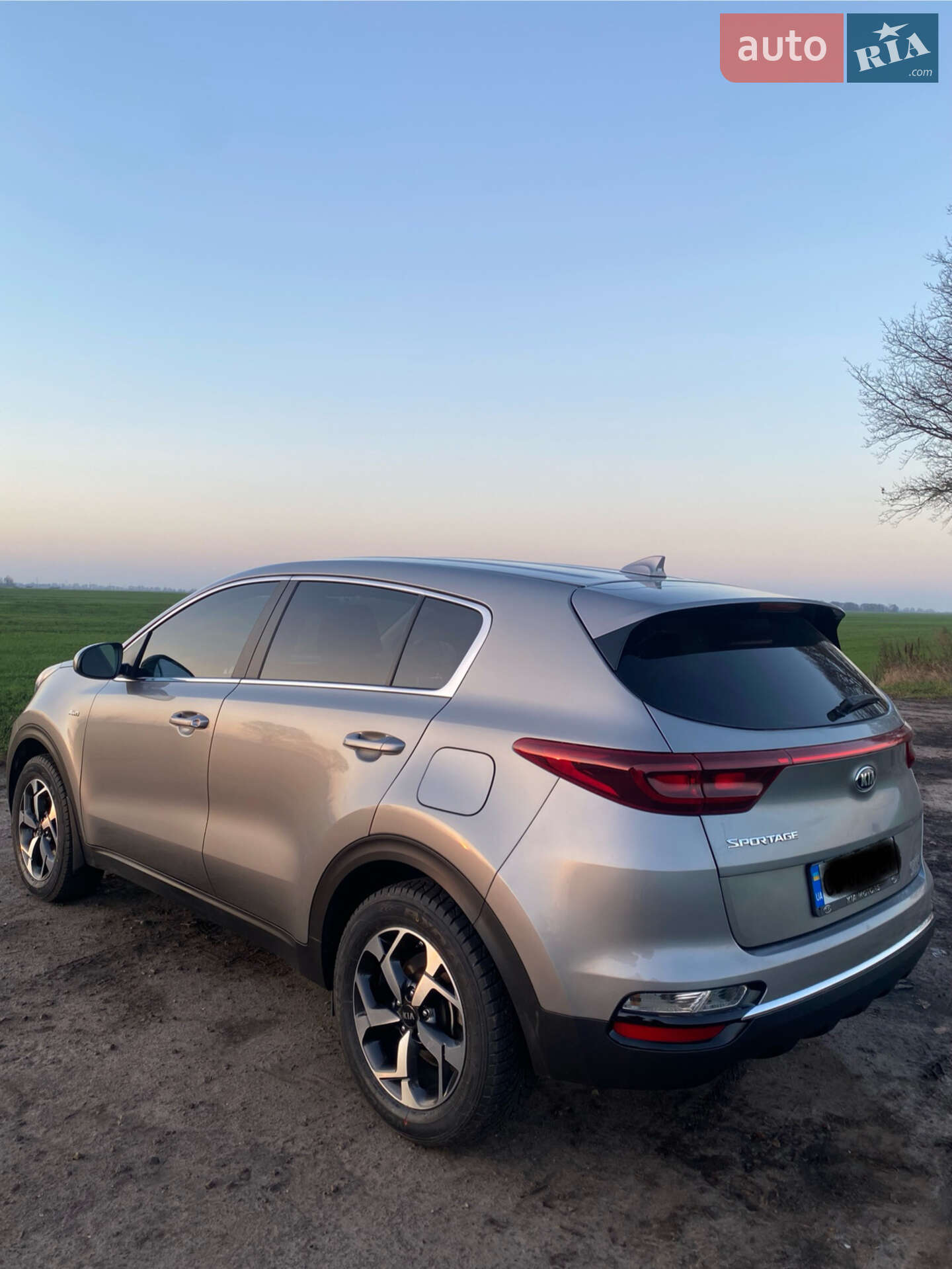 Kia Sportage 2021 VIN KNDPMCACXN7000650 фото оголошення 4 з 16