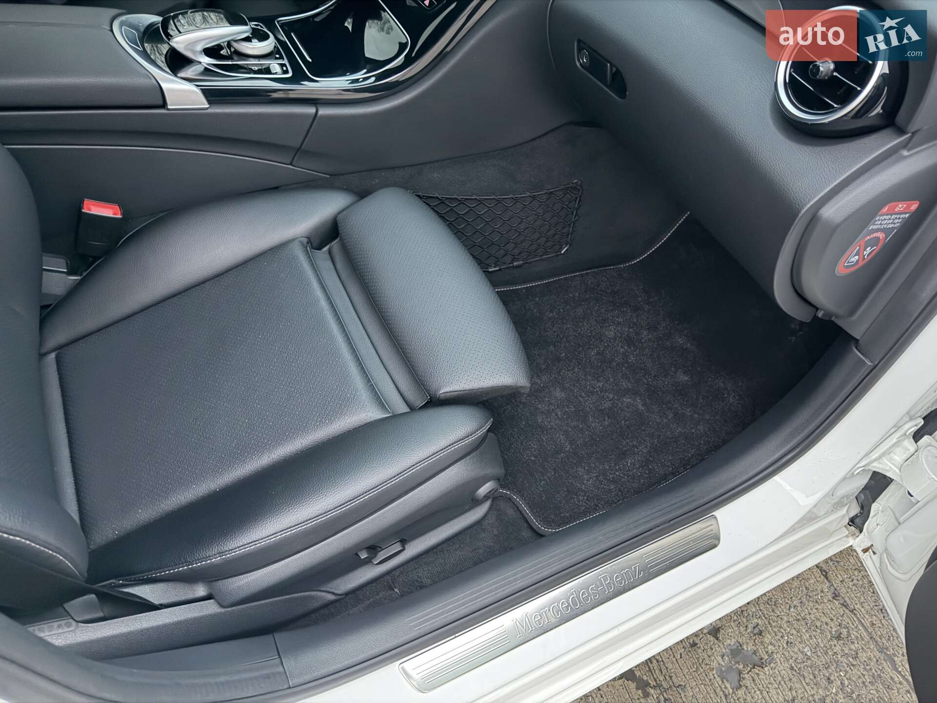Mercedes-Benz C-Class 2017 VIN WDDWF3HB1JR338154 фото оголошення 19 з 29