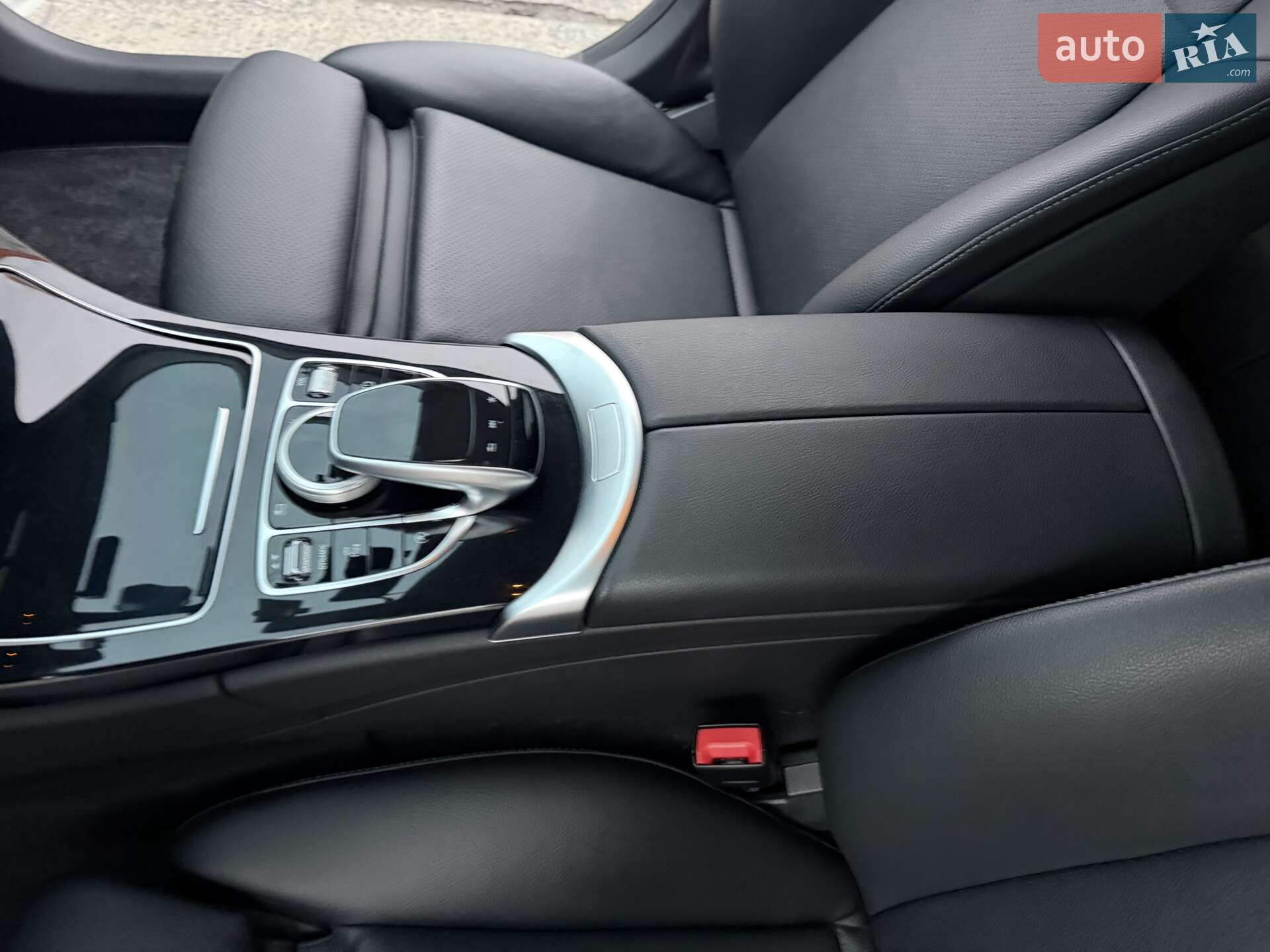Mercedes-Benz C-Class 2017 VIN WDDWF3HB1JR338154 фото оголошення 22 з 29