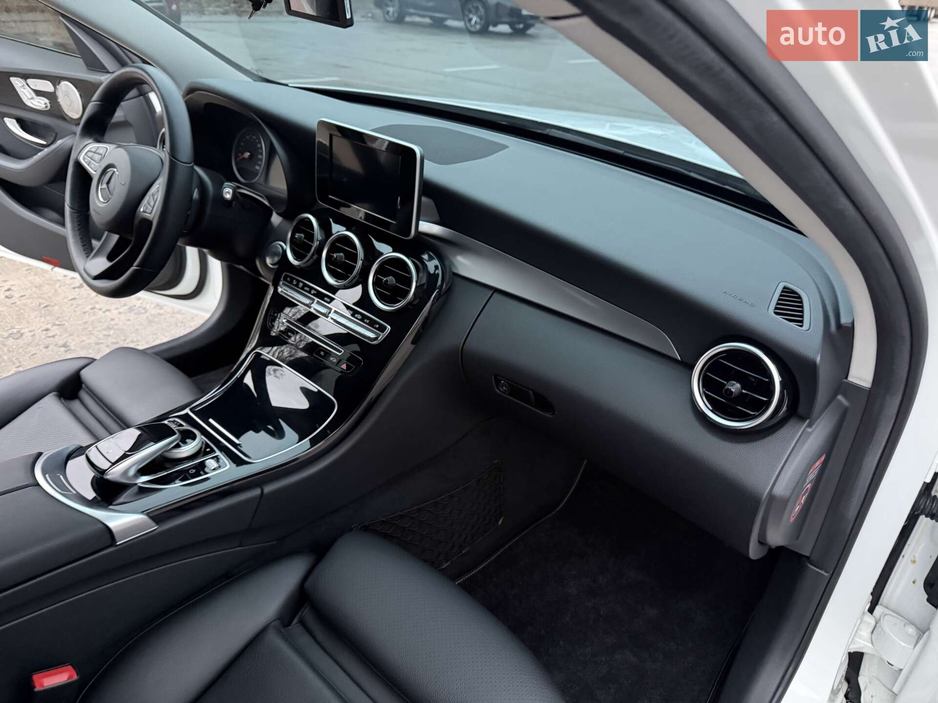 Mercedes-Benz C-Class 2017 VIN WDDWF3HB1JR338154 фото оголошення 23 з 29
