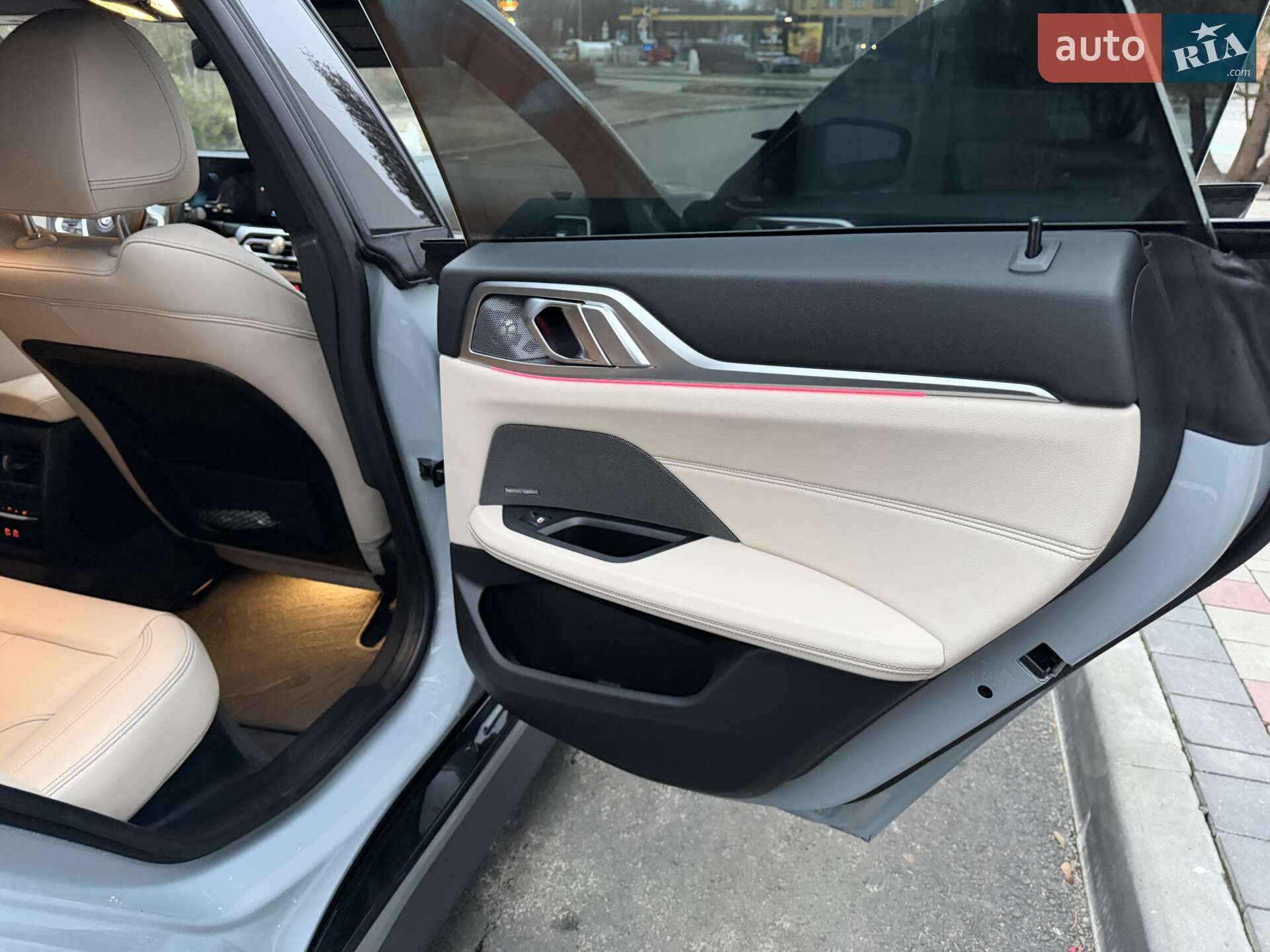 BMW I4 2023 VIN WBY33AW0XPFR11279 фото оголошення 13 з 15