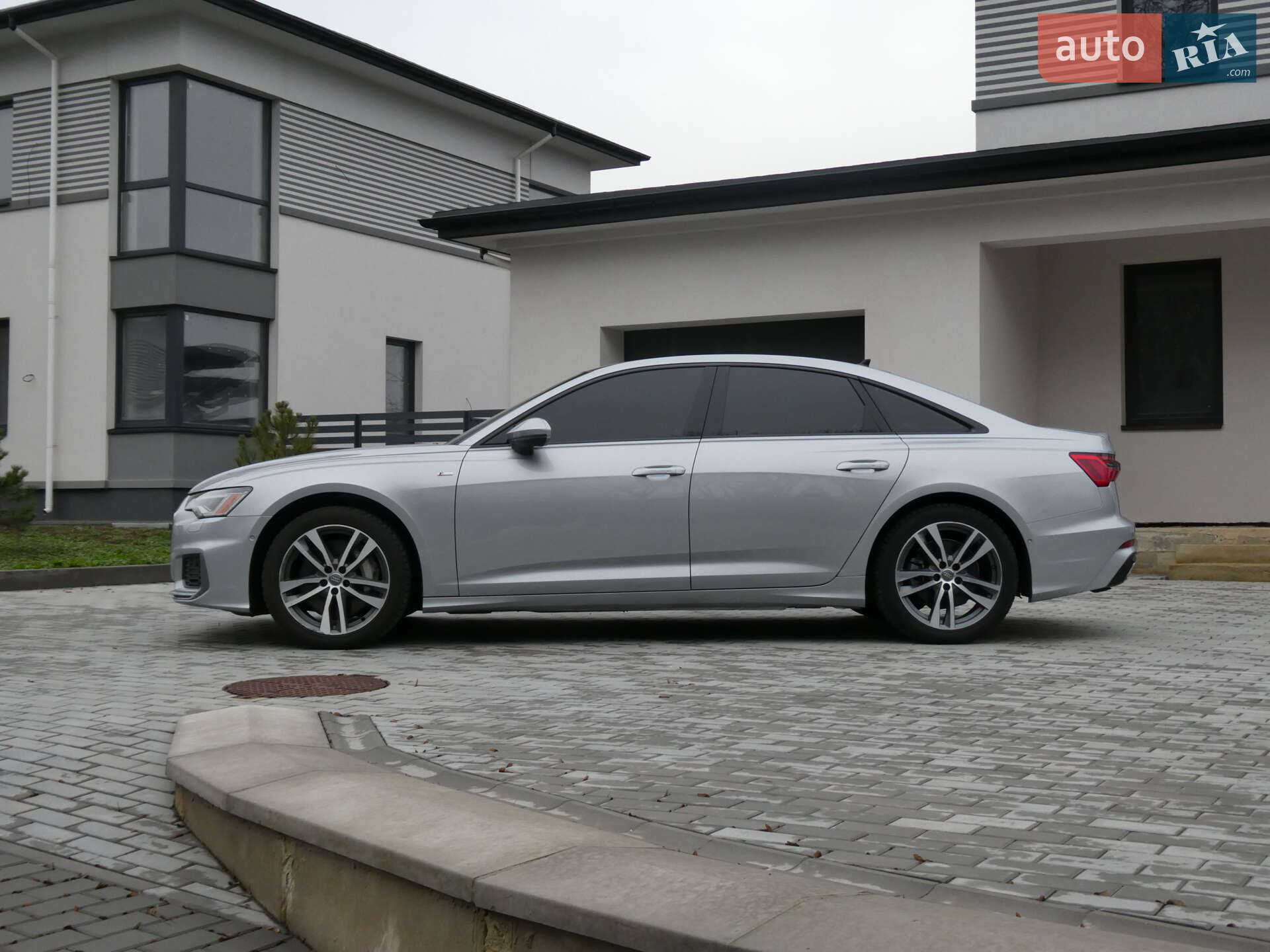 Audi A6 2019 VIN WAUL2AF26KN091218 фото оголошення 3 з 43