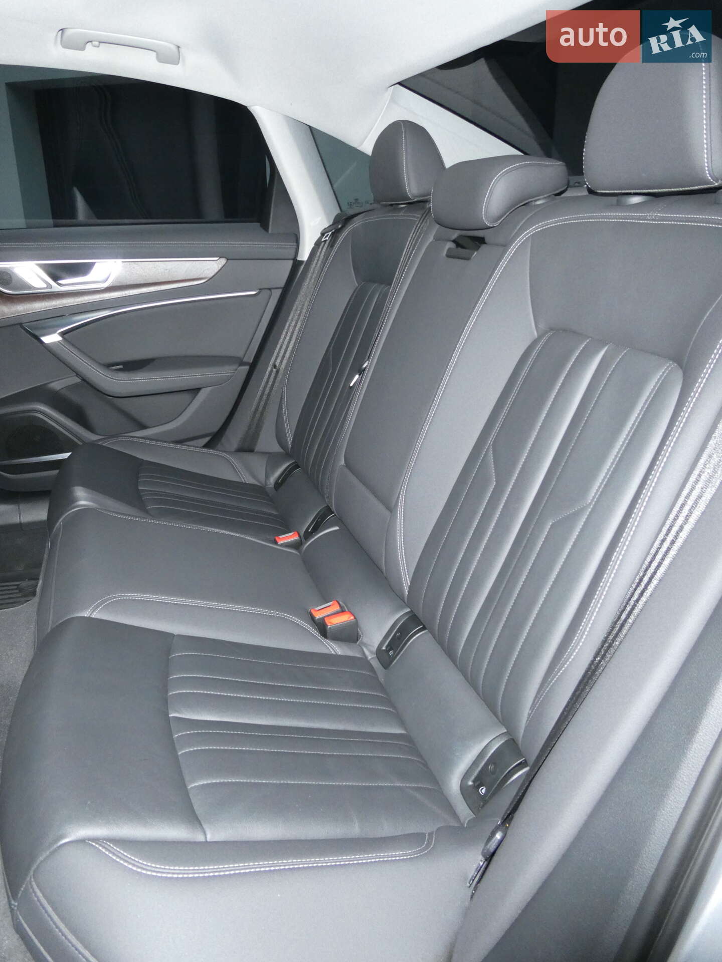Audi A6 2019 VIN WAUL2AF26KN091218 фото оголошення 21 з 43
