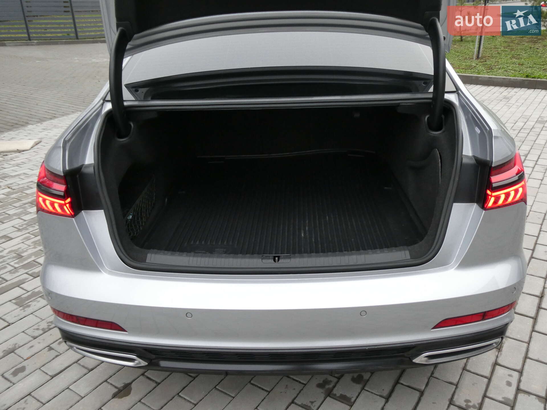 Audi A6 2019 VIN WAUL2AF26KN091218 фото оголошення 33 з 43