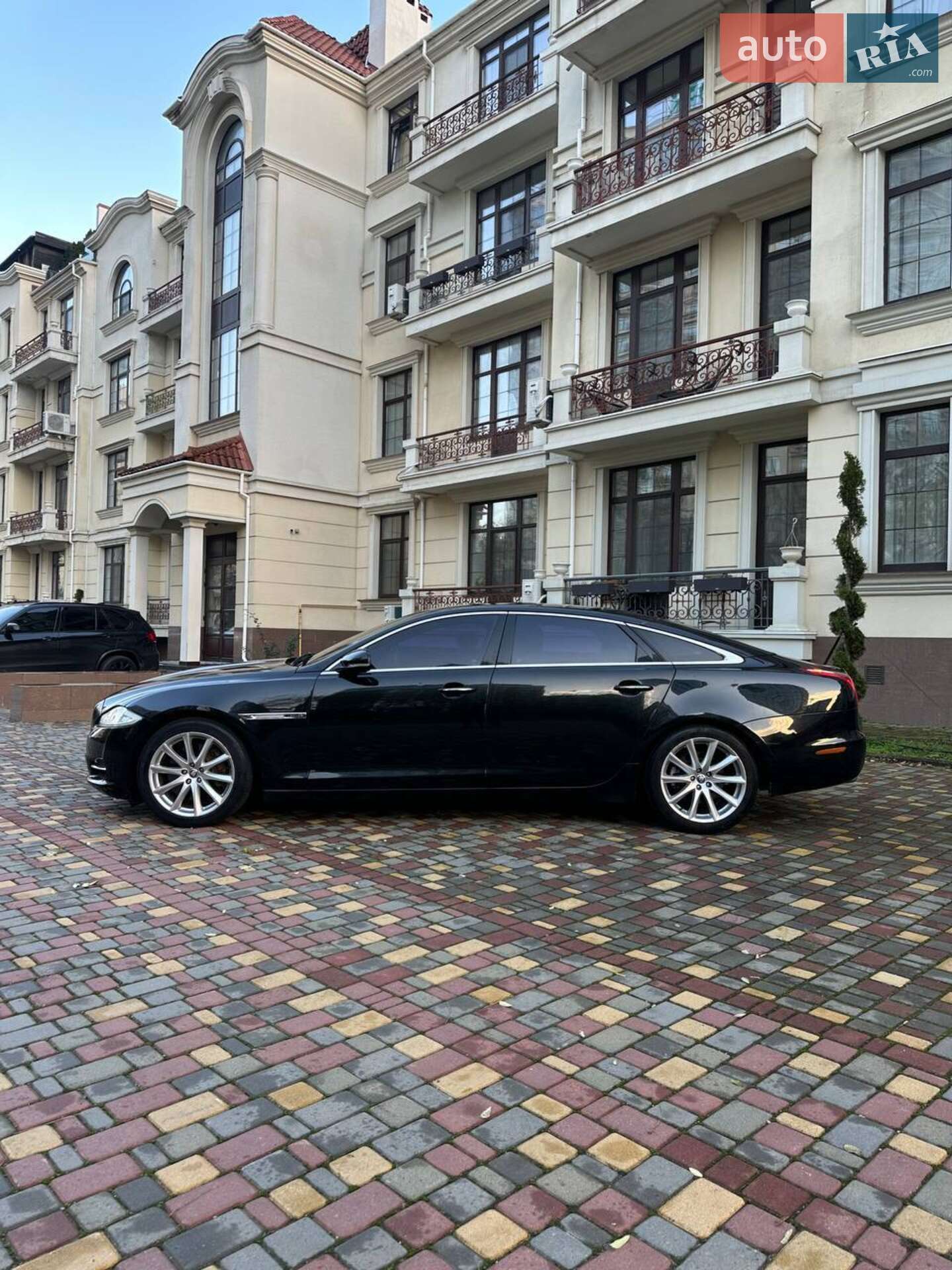 Jaguar XJ 2012 VIN SAJAA2223CNV38292 фото оголошення 2 з 13