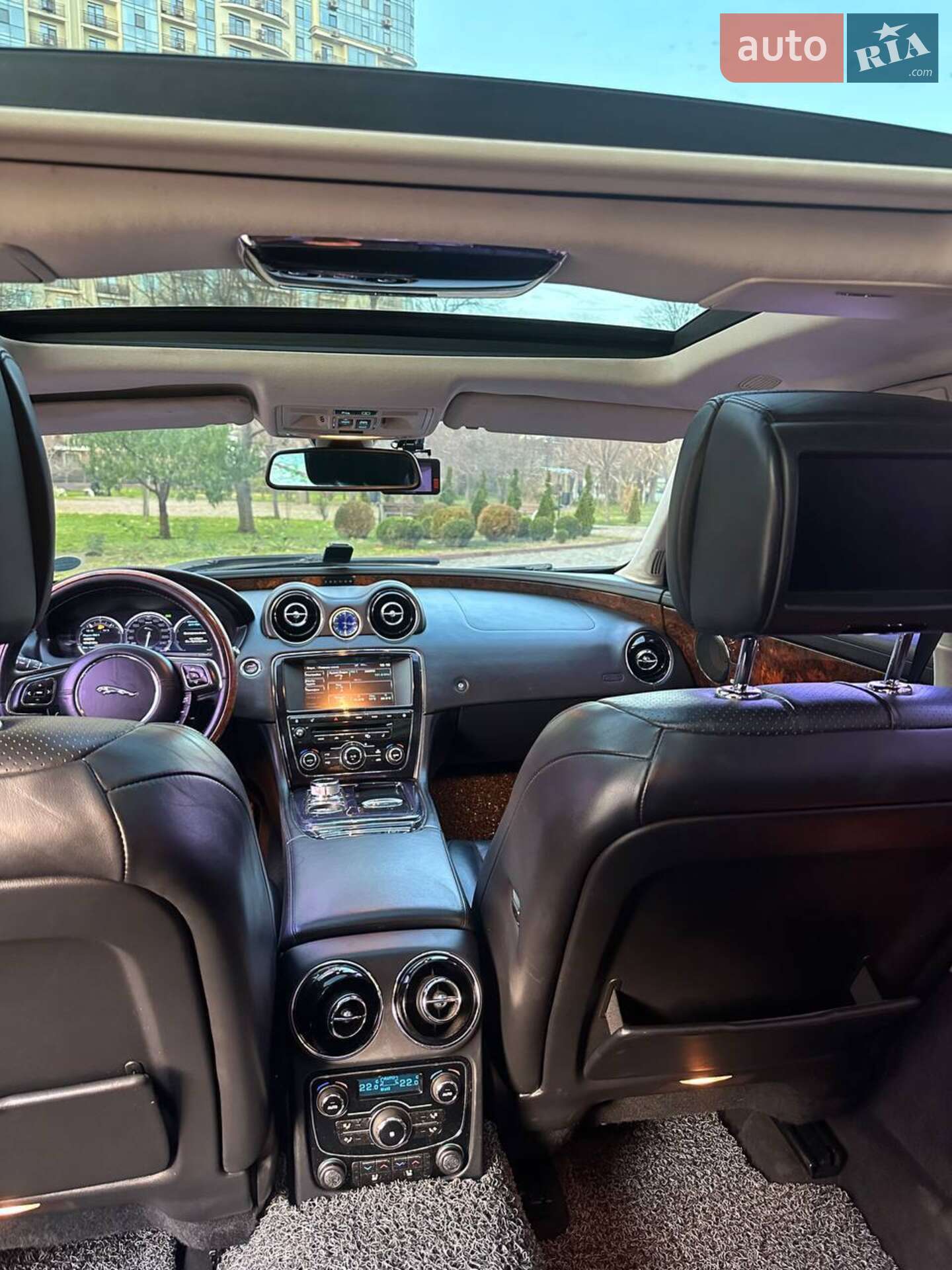 Jaguar XJ 2012 VIN SAJAA2223CNV38292 фото оголошення 3 з 13