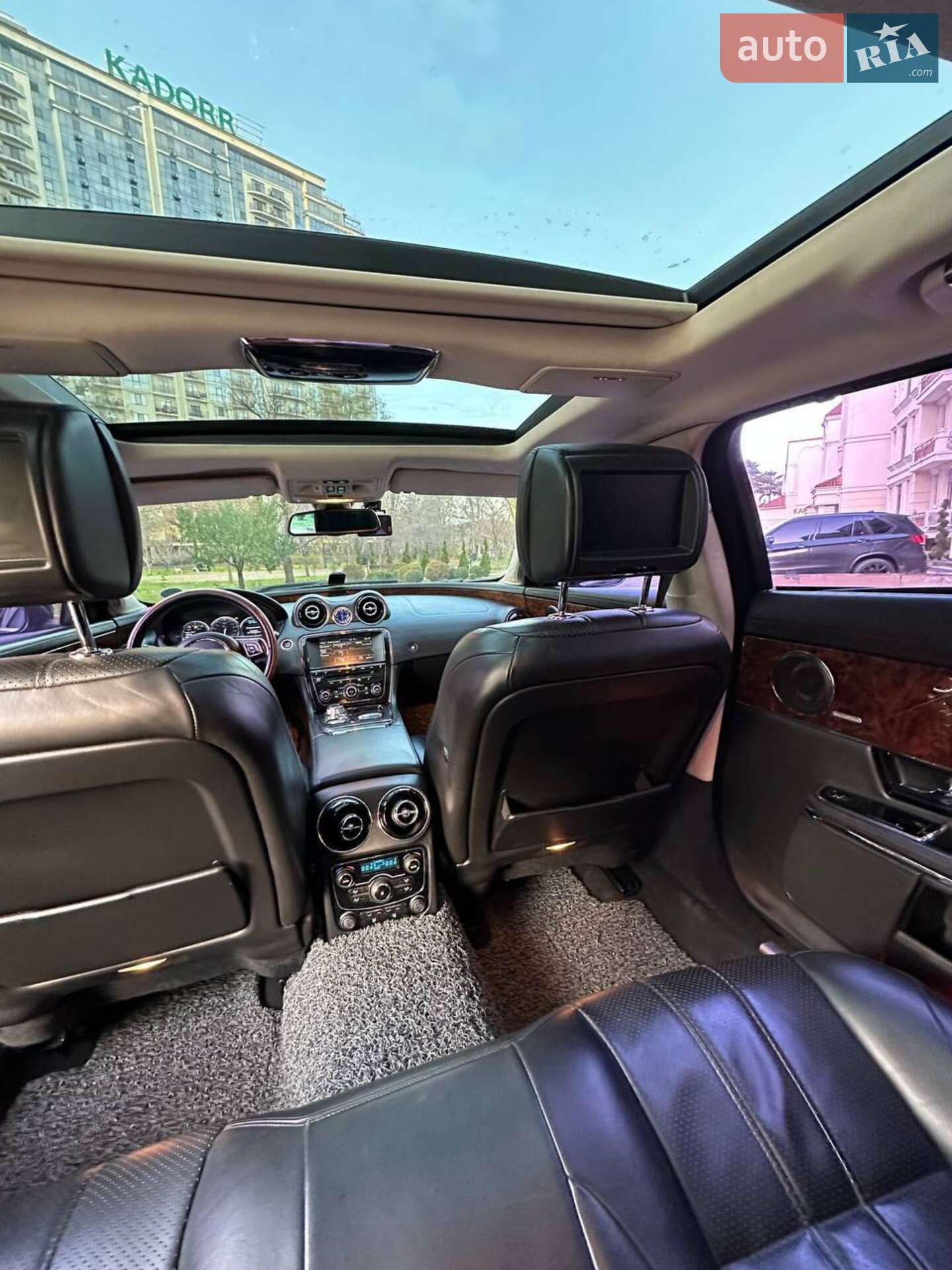 Jaguar XJ 2012 VIN SAJAA2223CNV38292 фото оголошення 6 з 13