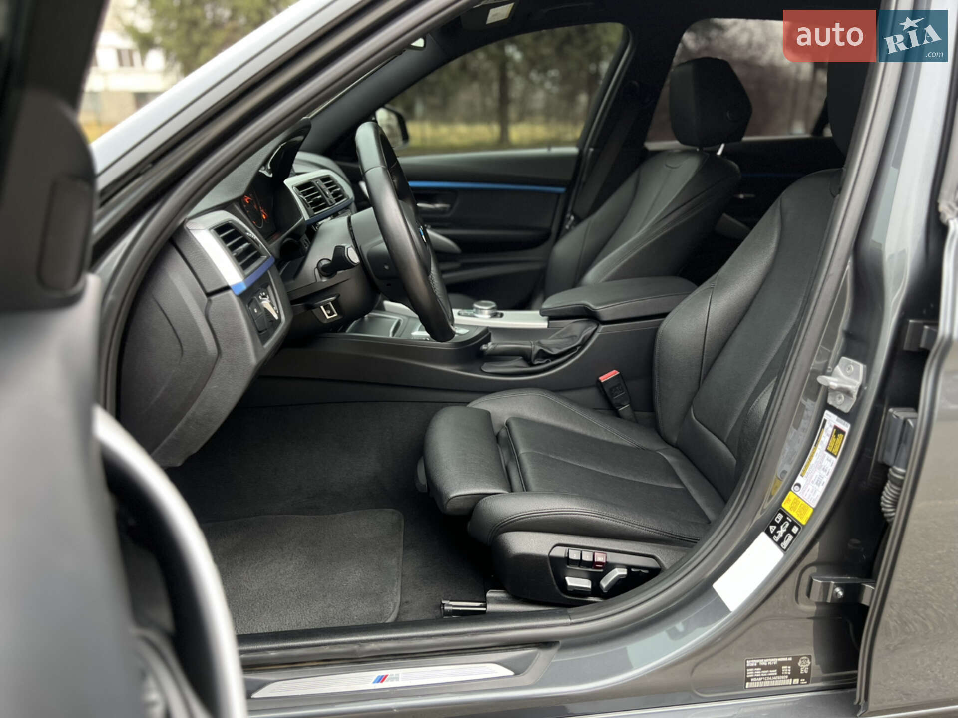 BMW 3 Series 2018 VIN WBA8F1C54JAE92929 фото оголошення 21 з 32