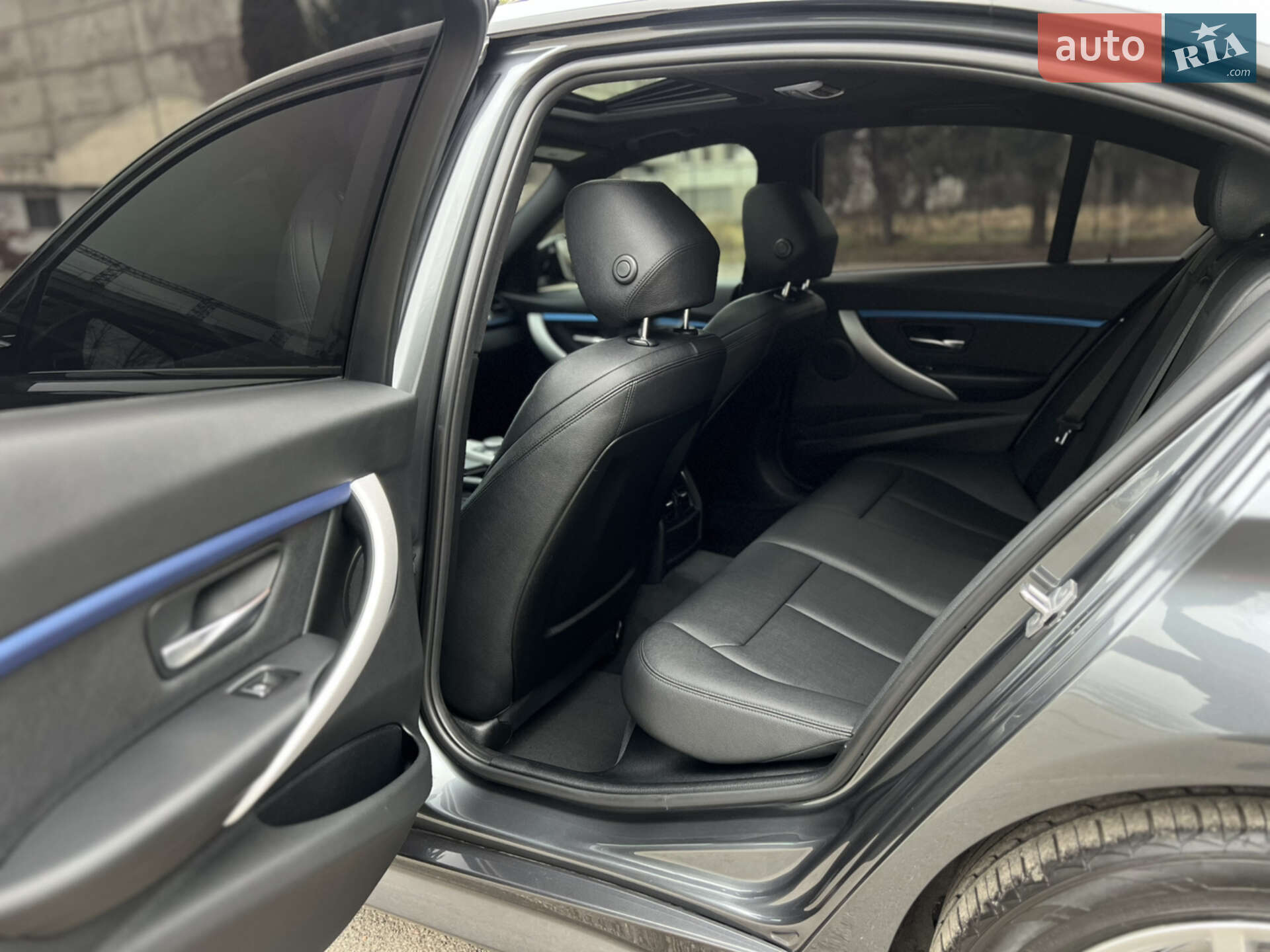 BMW 3 Series 2018 VIN WBA8F1C54JAE92929 фото оголошення 24 з 32