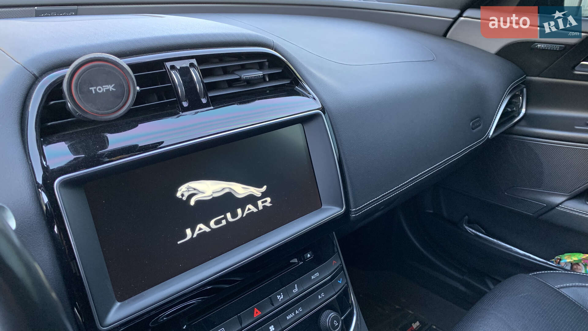 Jaguar XE 2016 VIN SAJAF4BN6HA968551 фото оголошення 22 з 48