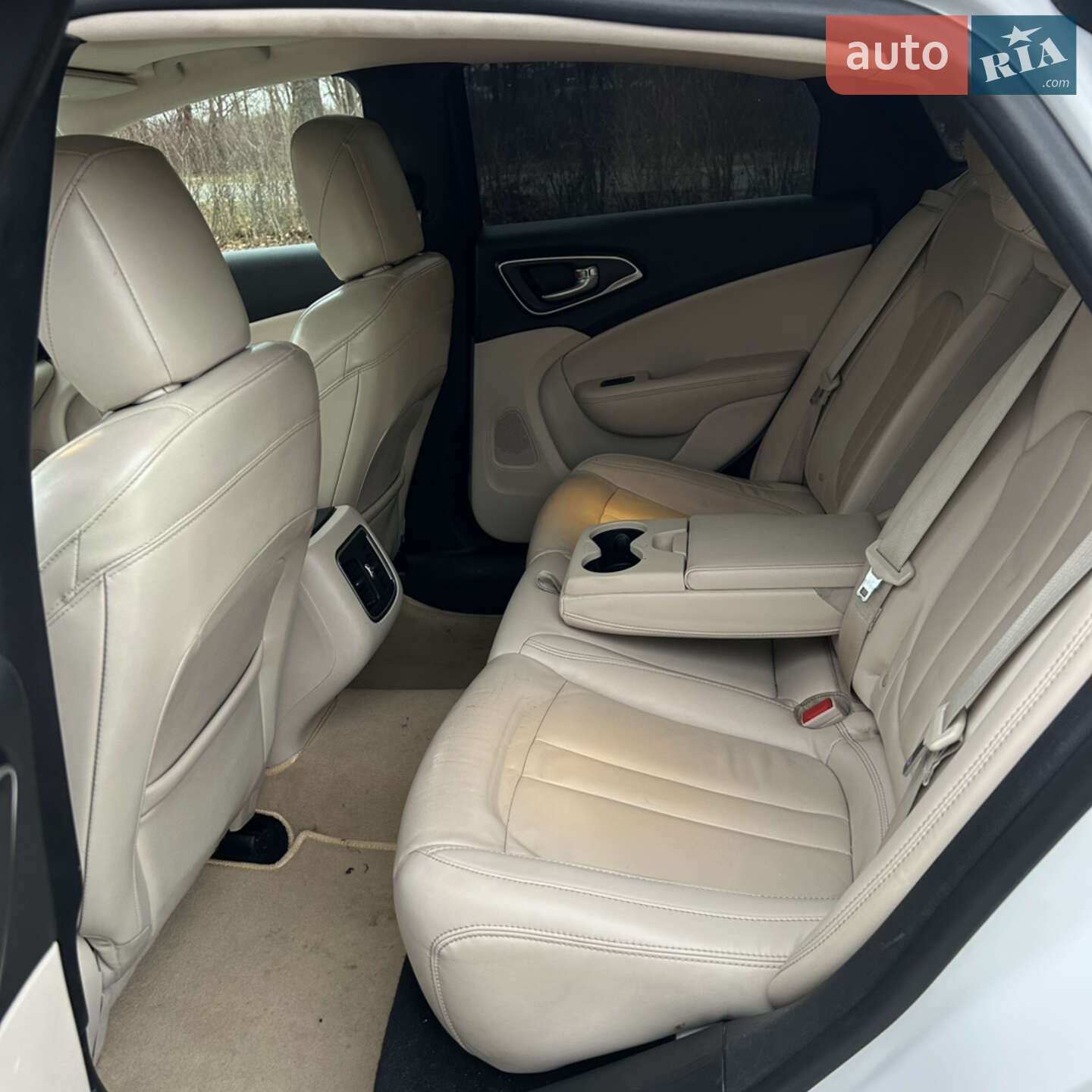 Chrysler 200 2014 VIN 1C3CCCCB7FN509392 фото оголошення 11 з 23