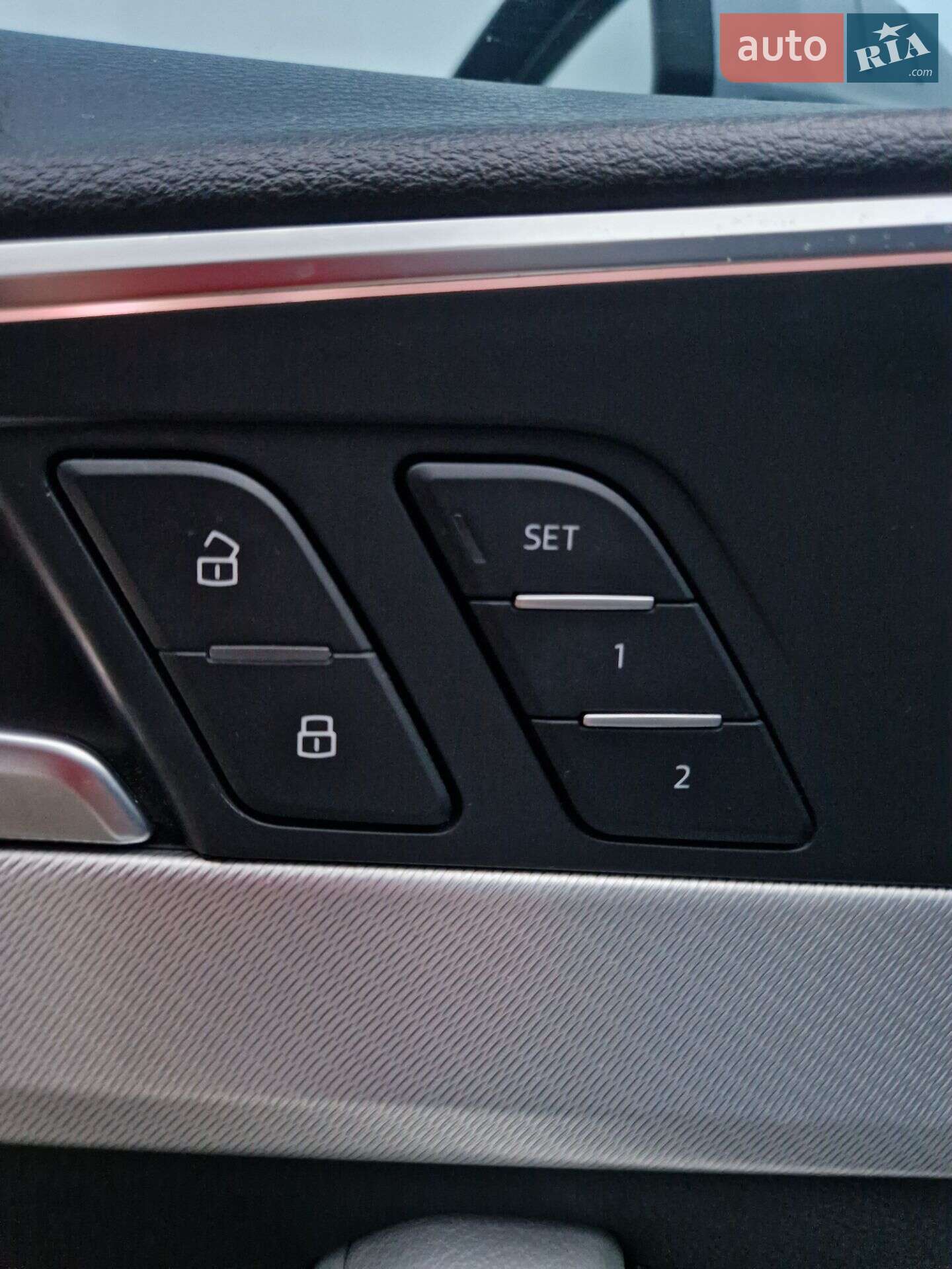 Audi A4 2017 VIN WAUFNAF43HN011808 фото оголошення 8 з 22
