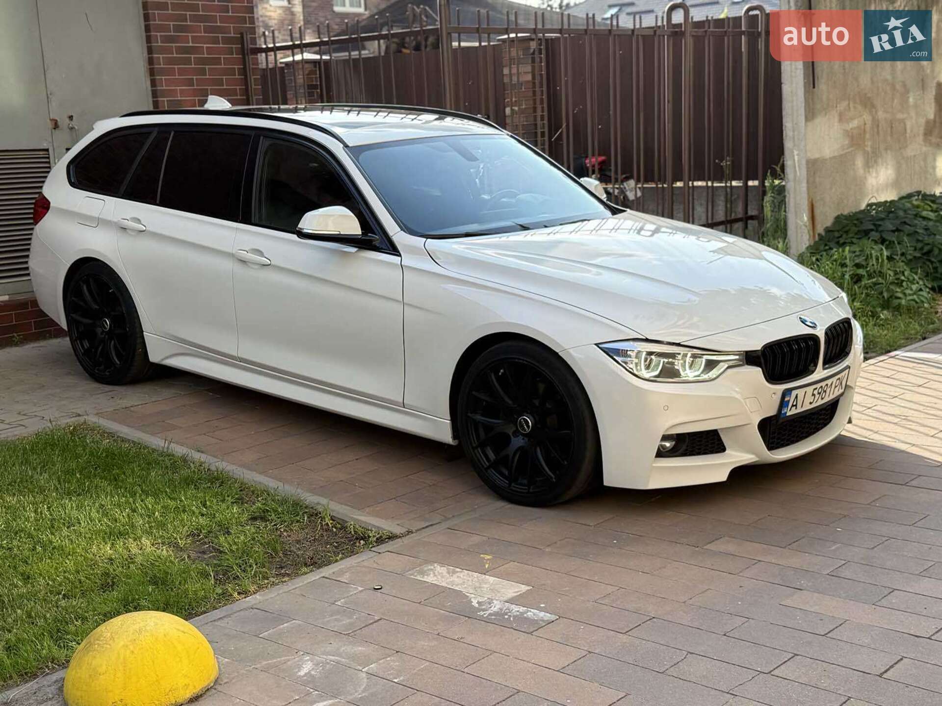 BMW 3 Series 2016 VIN WBA8J1C33HA018328 фото оголошення 3 з 12