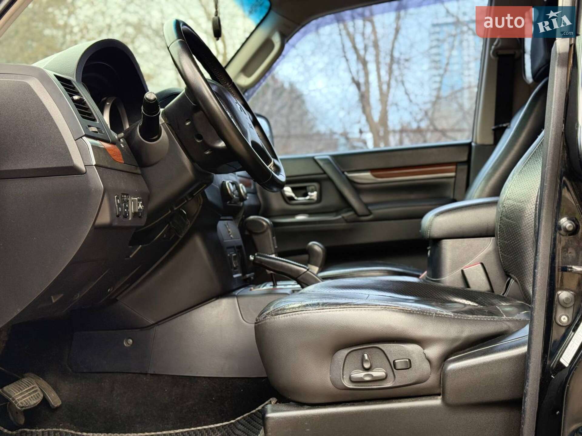 Mitsubishi Pajero 2007 VIN JMYLRV93W8J000680 фото оголошення 9 з 17